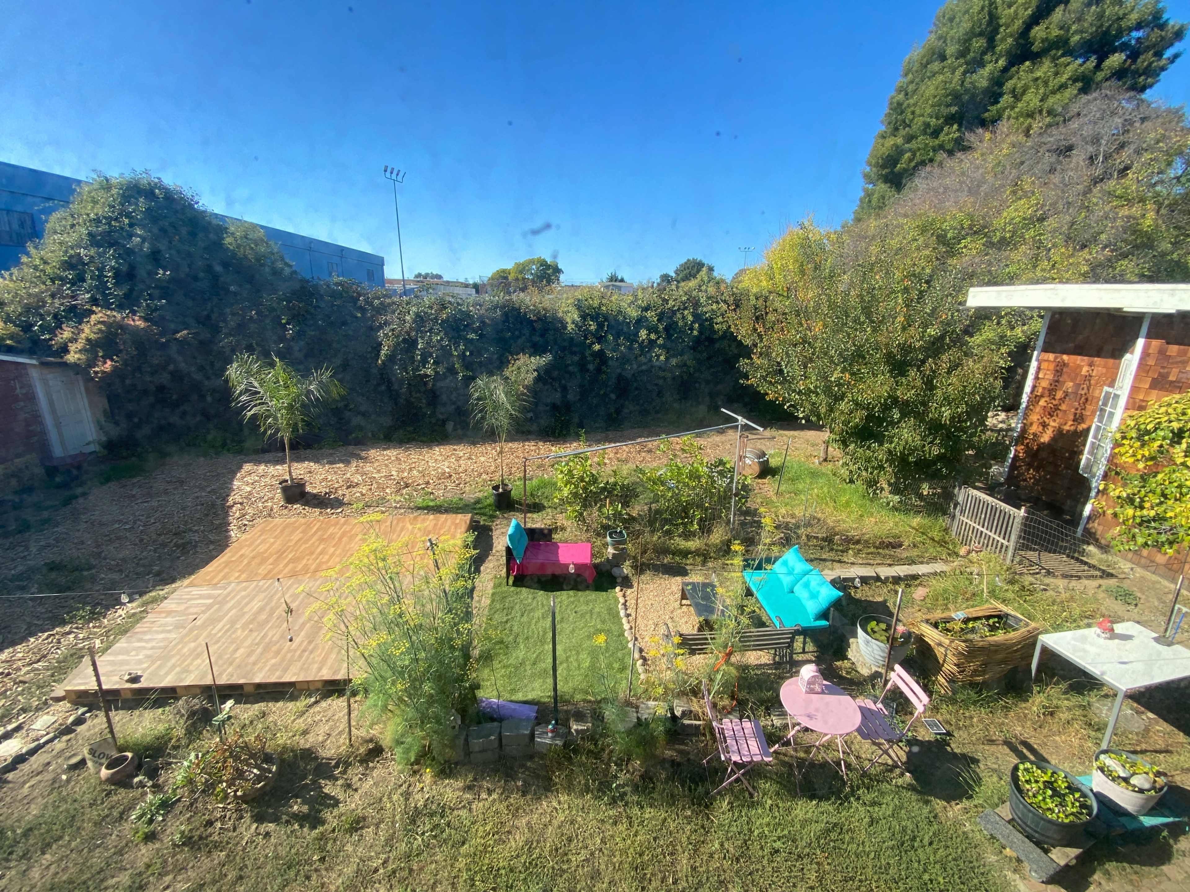 Large Farmy Compound w/Two Houses plus Workshop Image in Allendale, Oakland, CA