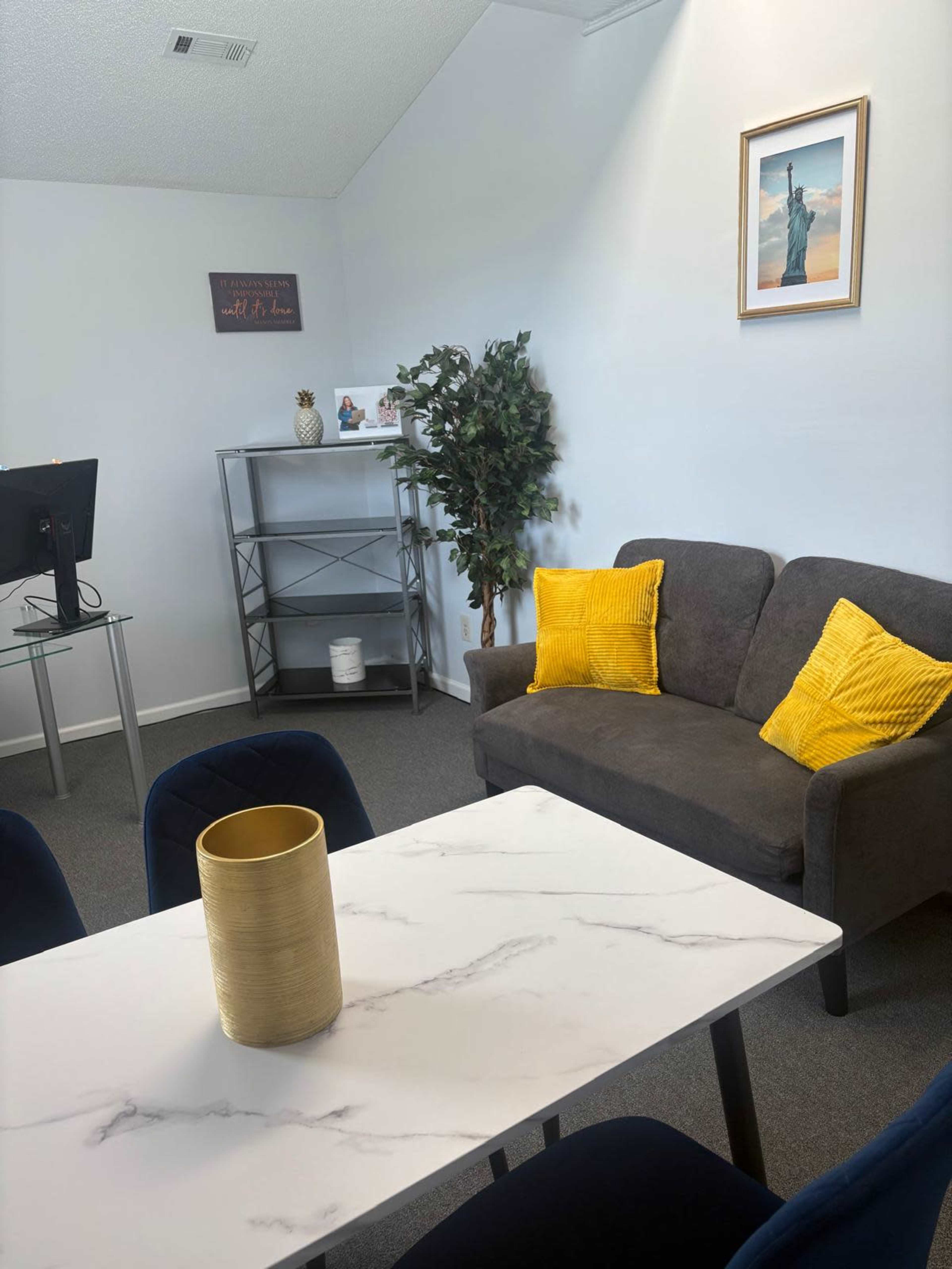 4-6 Person Professional Meeting Space/Room Image in Newnan, Newnan, GA