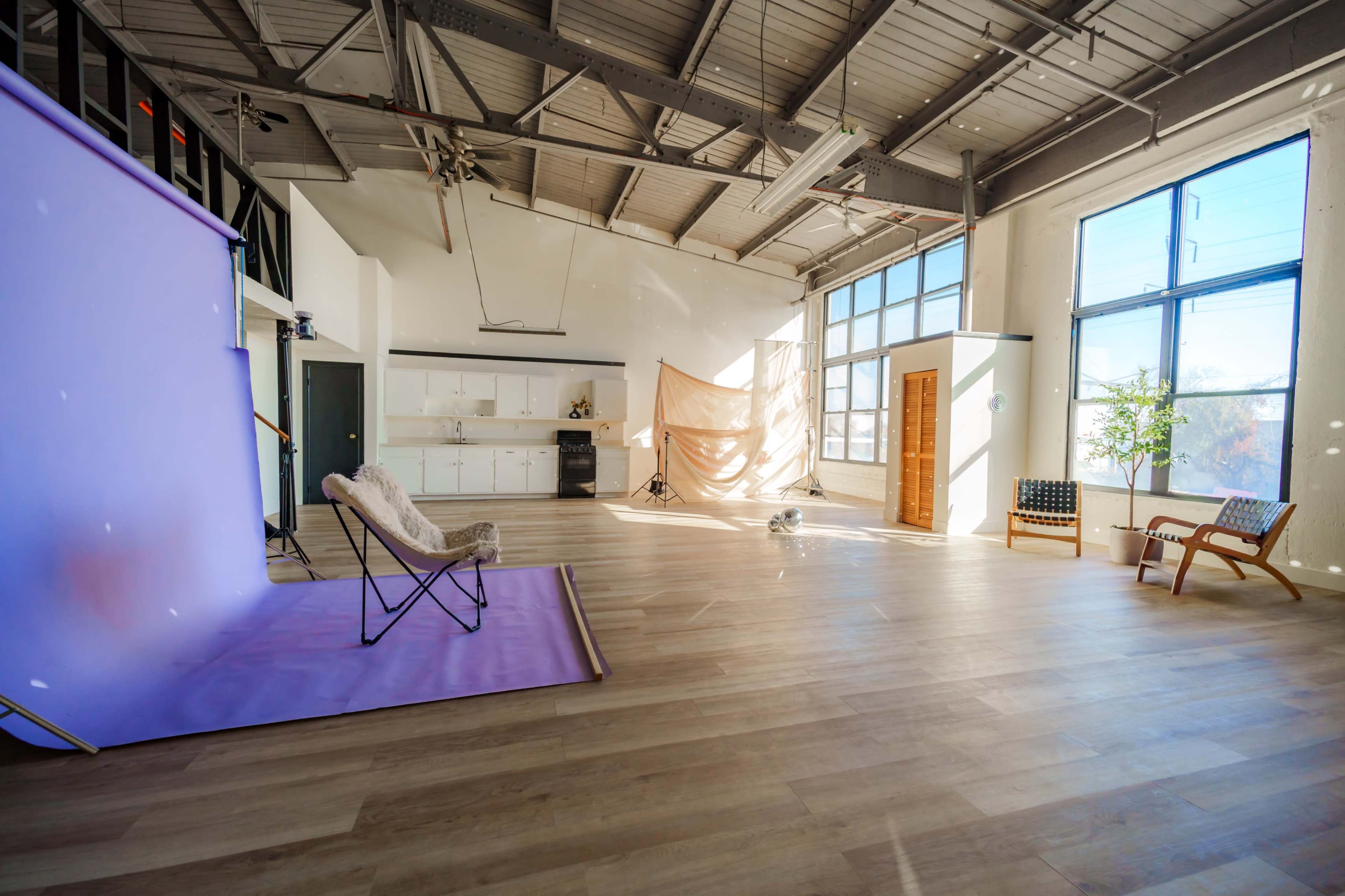 A Natural Light Studio for Creatives Image in Tacony, Philadelphia, PA