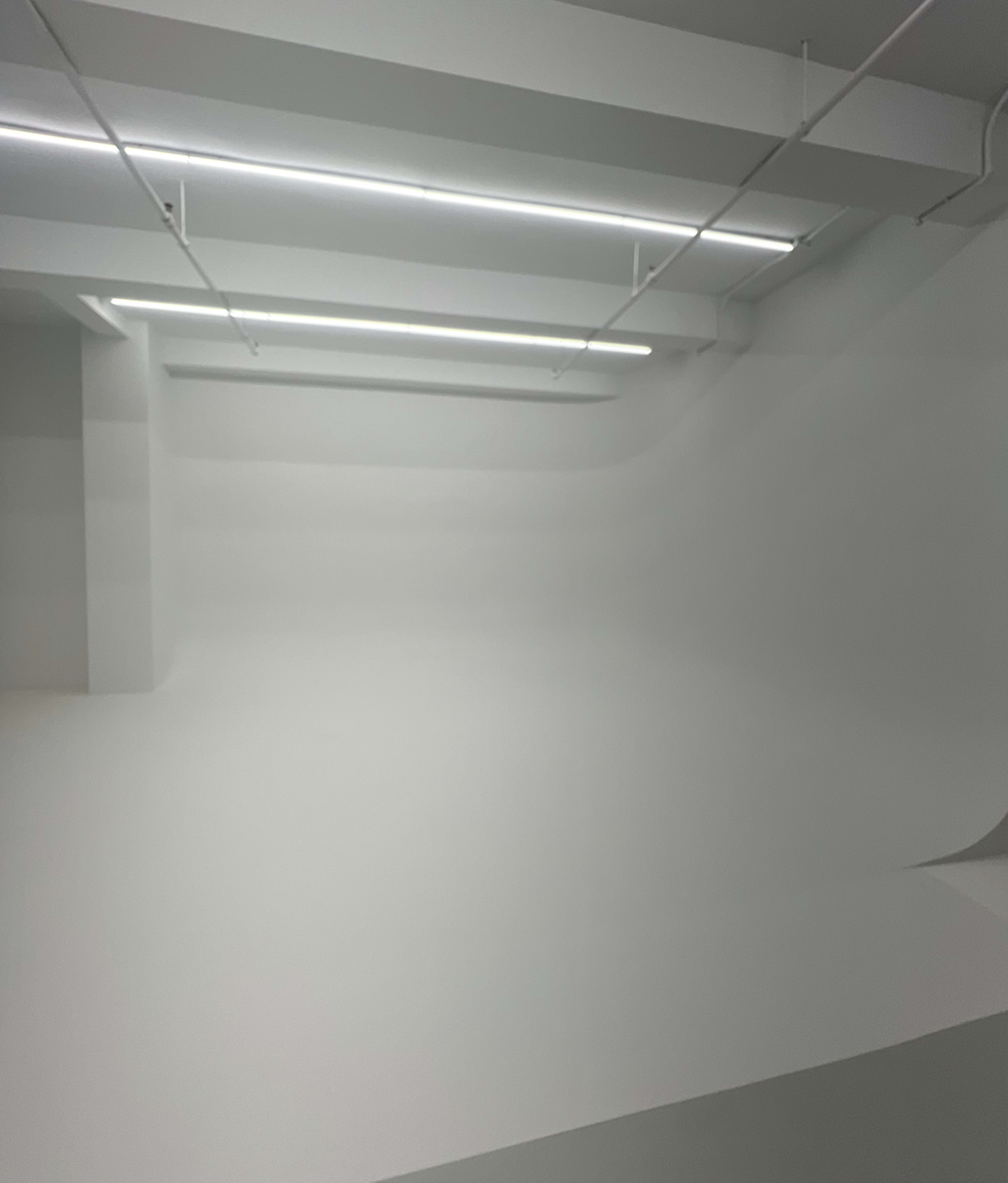 Fashion district Studio with daylight and Cyc Wall Image in Midtown Manhattan, New York, NY