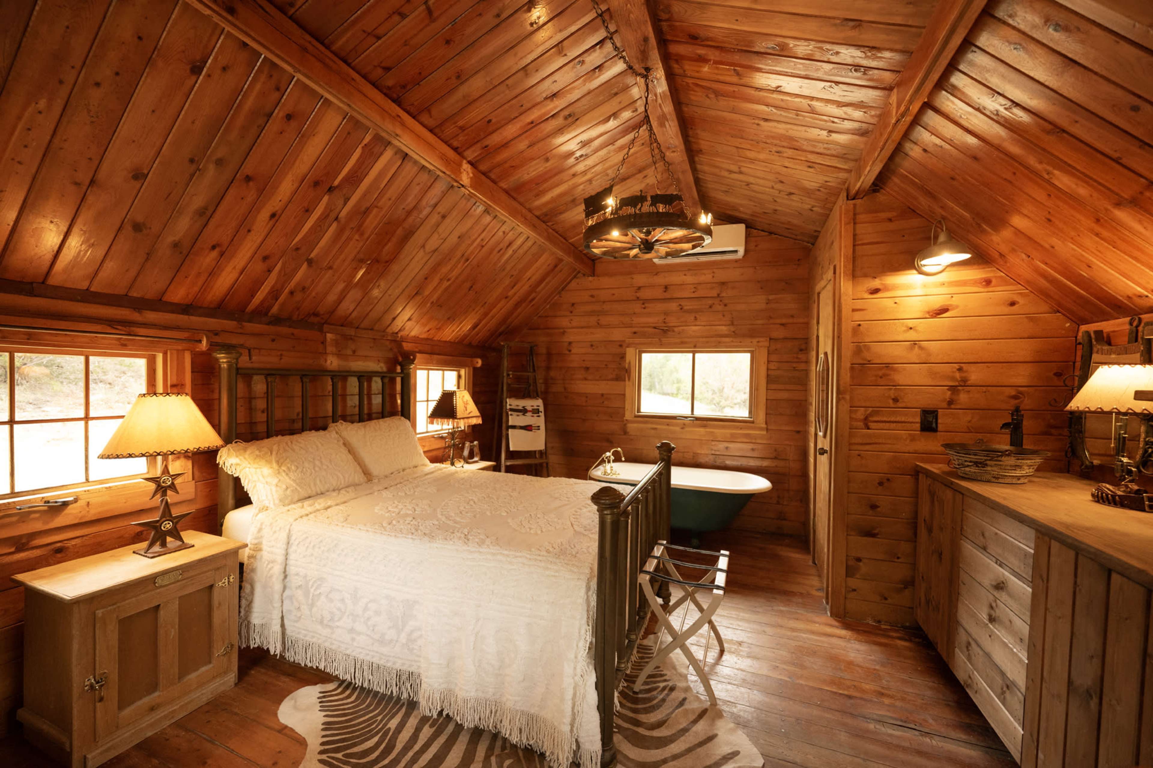 Little Artist Cabin in the Woods with Authentic Clawfoot tub Image in , Fort Worth, TX