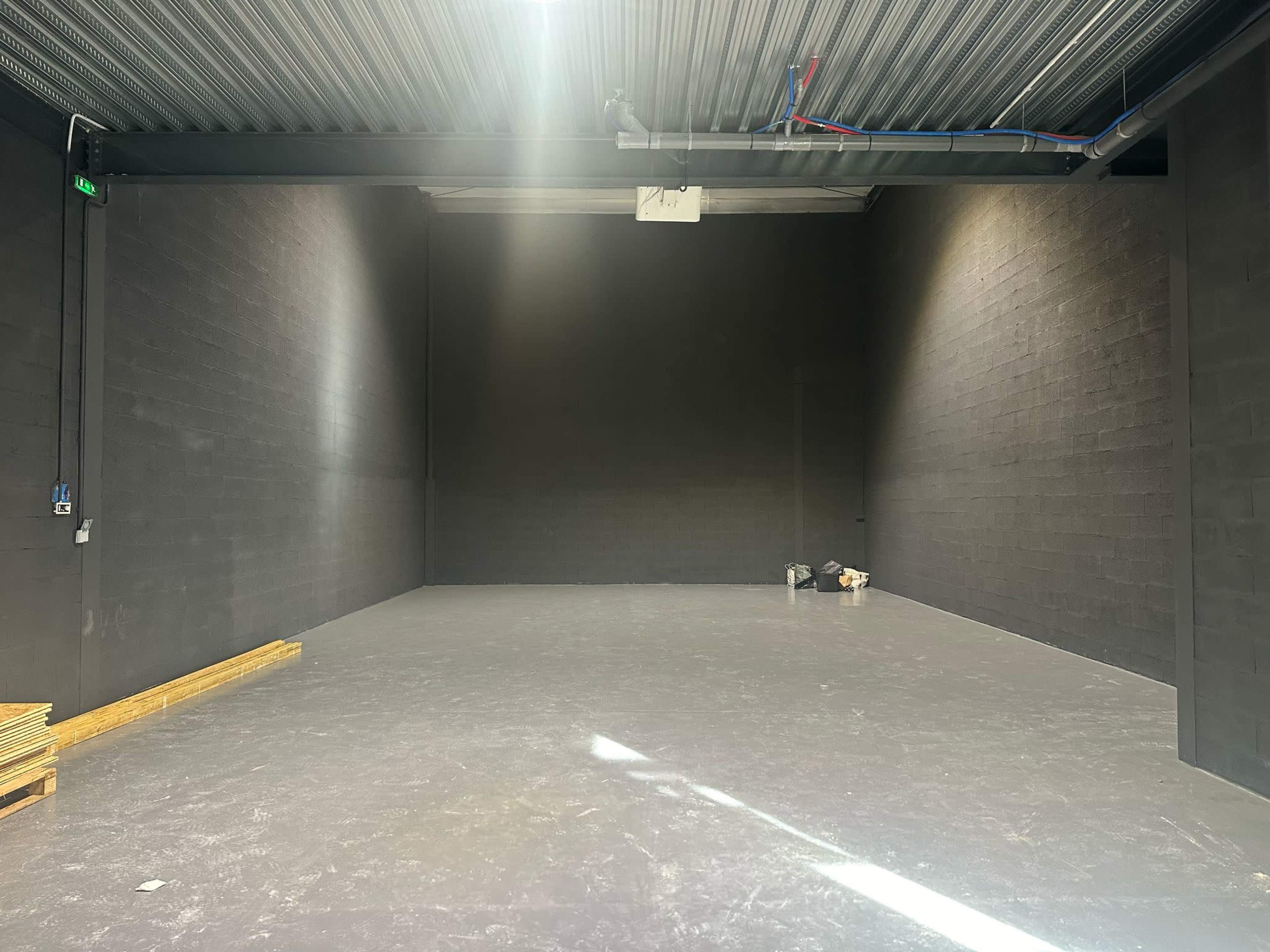 Hangar Video Image in , Pontault Combault, 