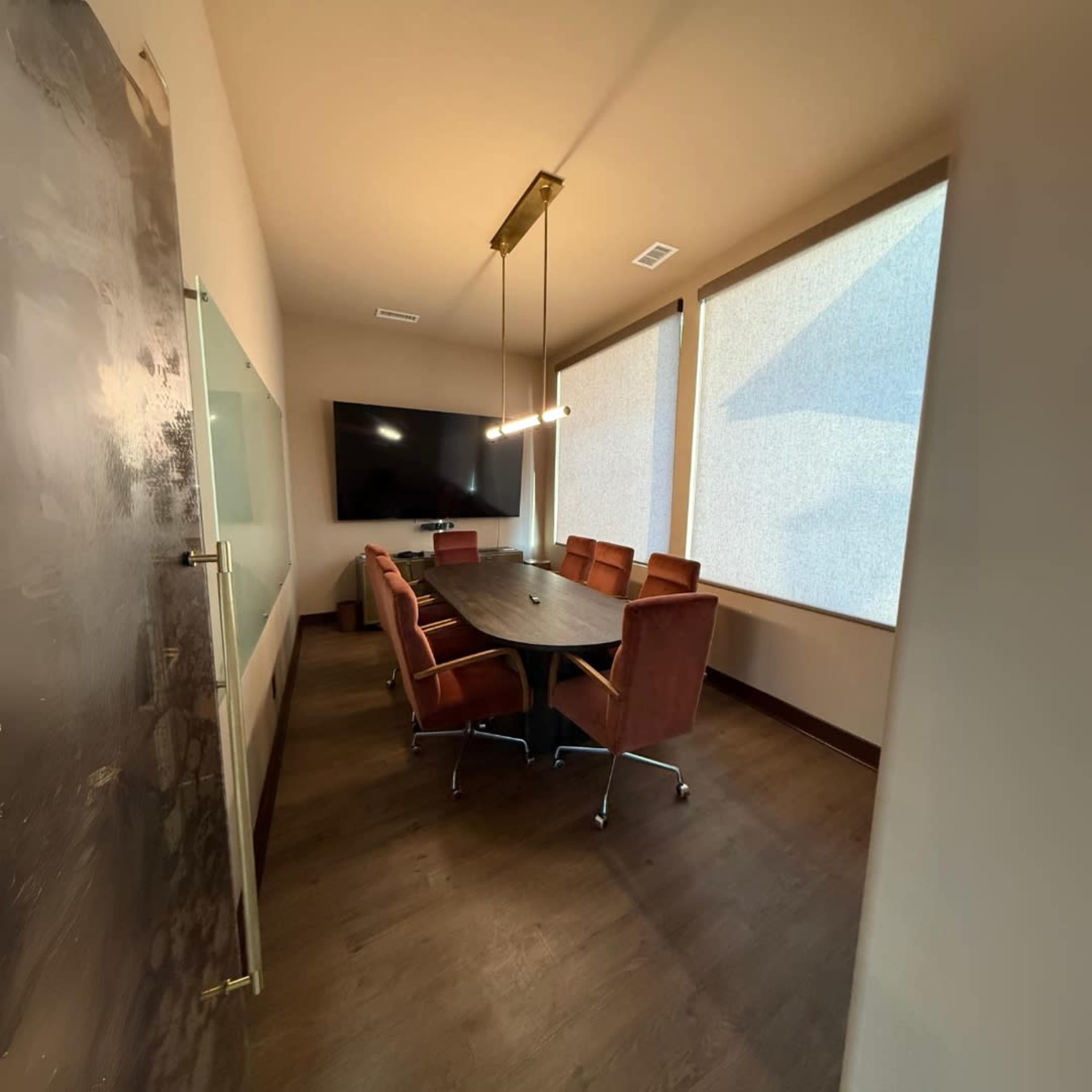 NoCo | Anti-Corporate Aesthetic Meeting Space Image in Louisville, Prospect, KY