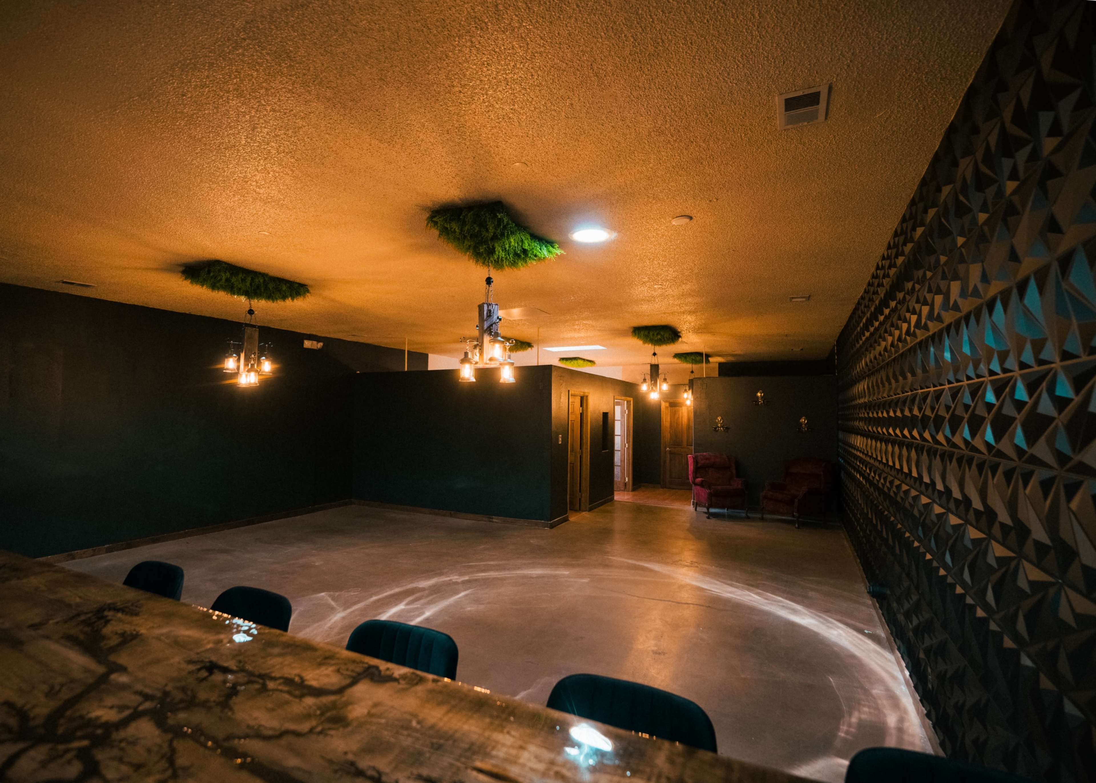 Speakeasy Vibe Event Space/Photo Studio Image in Alamedan Valley, Albuquerque, NM