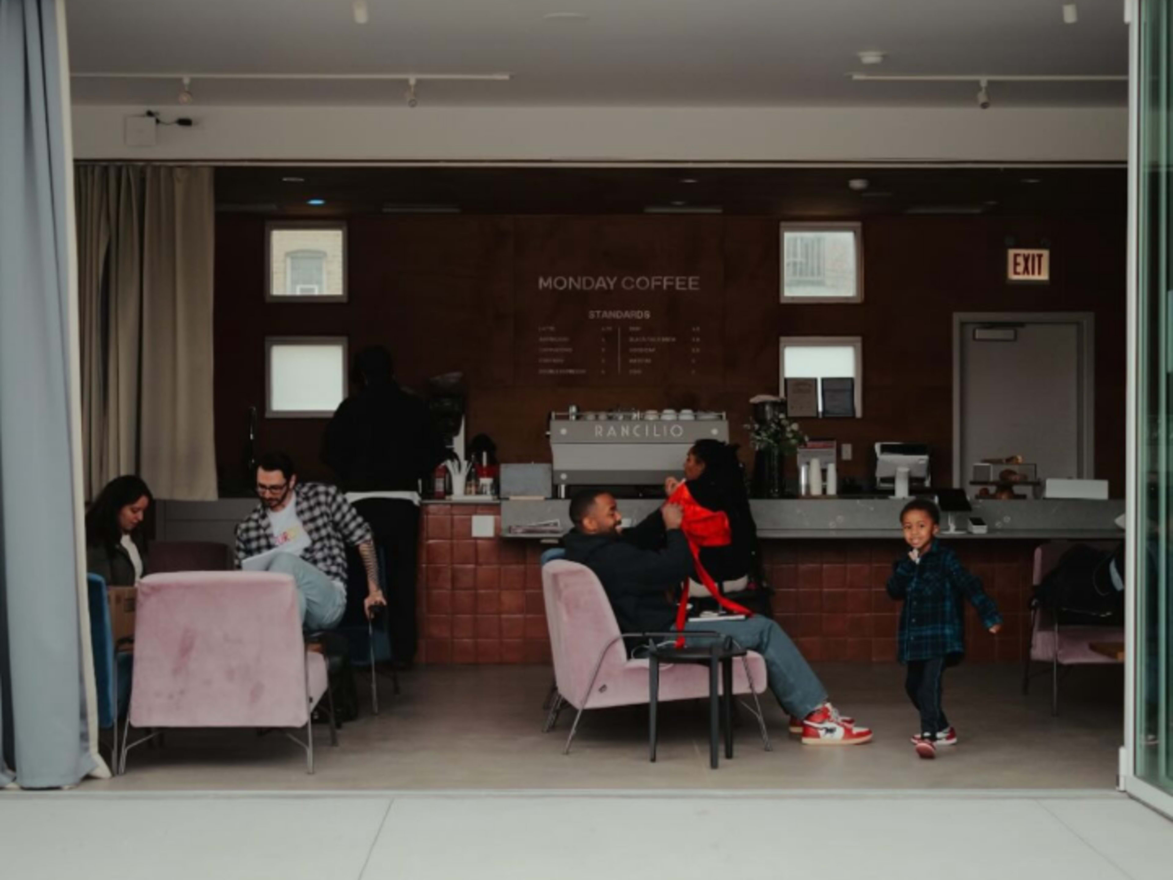 MONDAY COFFEE SERVICE