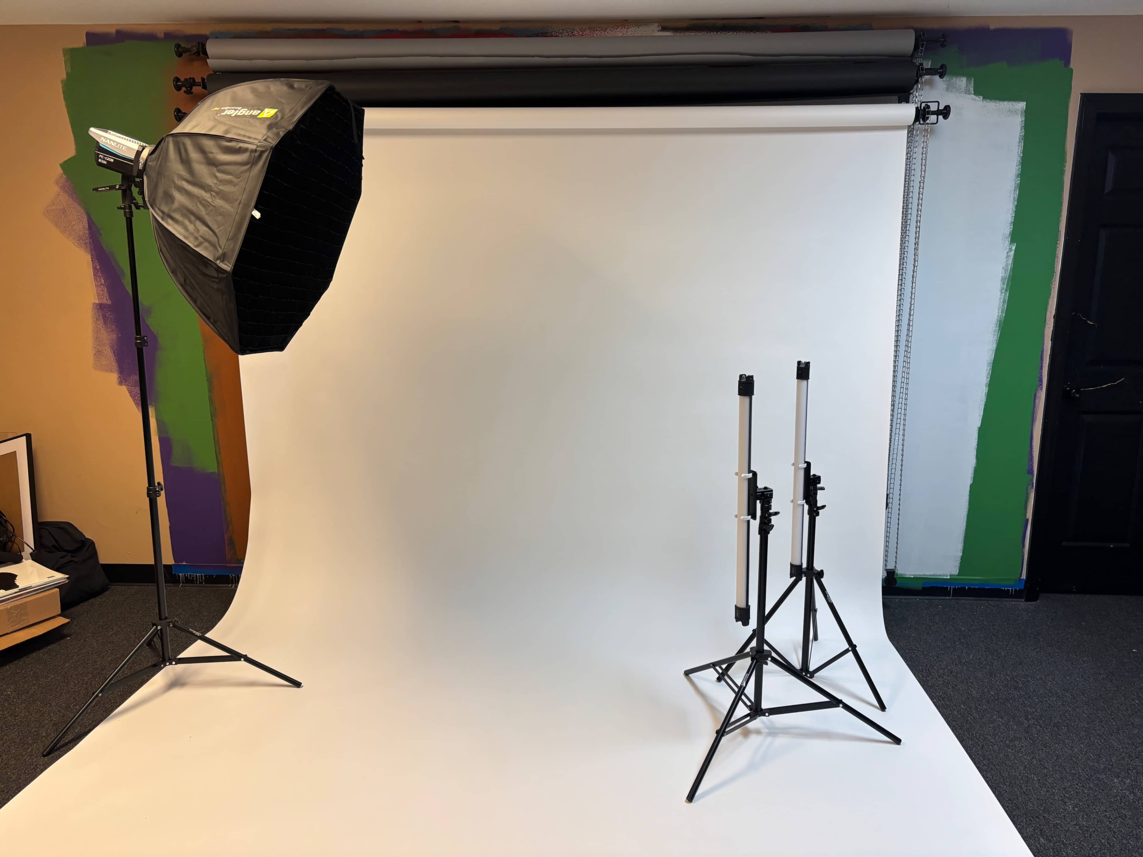 •	Spacious Photo Studio with Seamless + Gear-Friendly Layout Image in , Ossining, NY