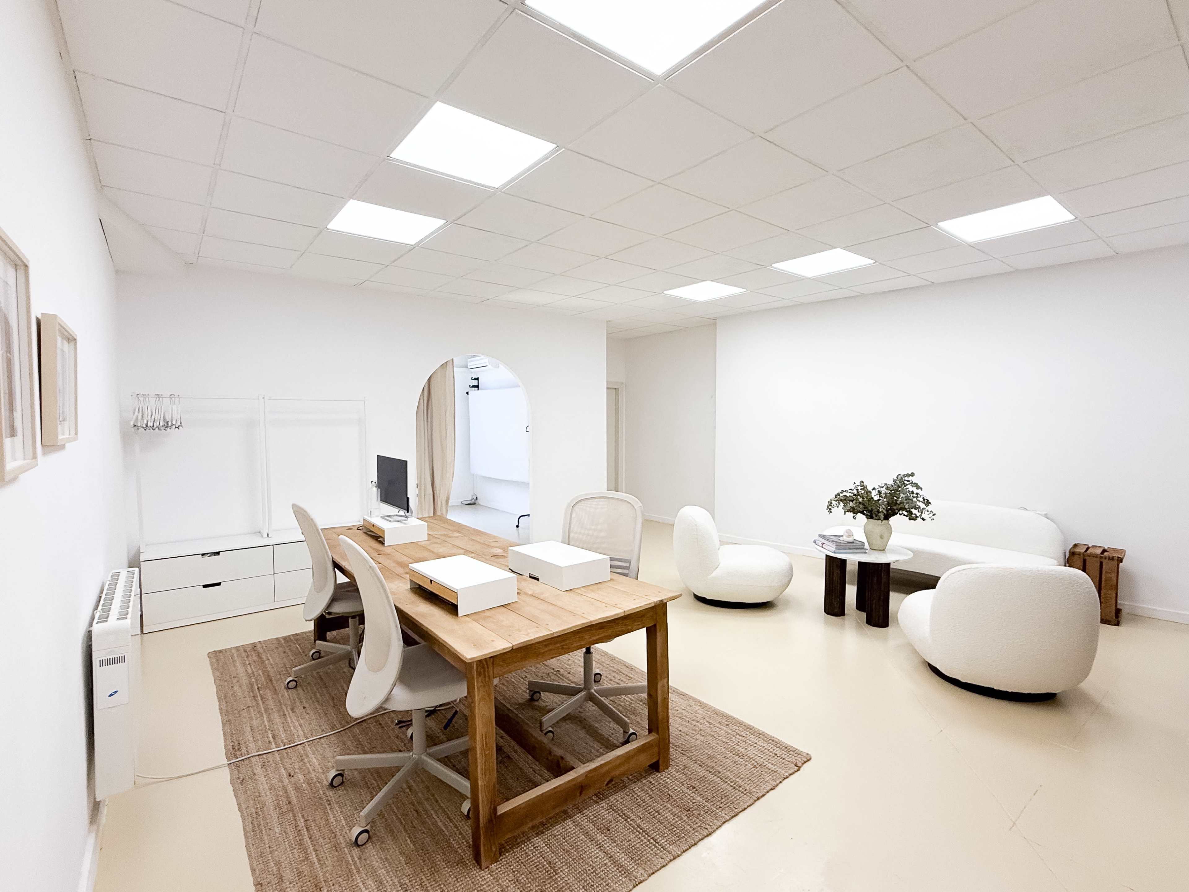 Photo Studio with natural light Image in , L'Hospitalet de Llobregat, B