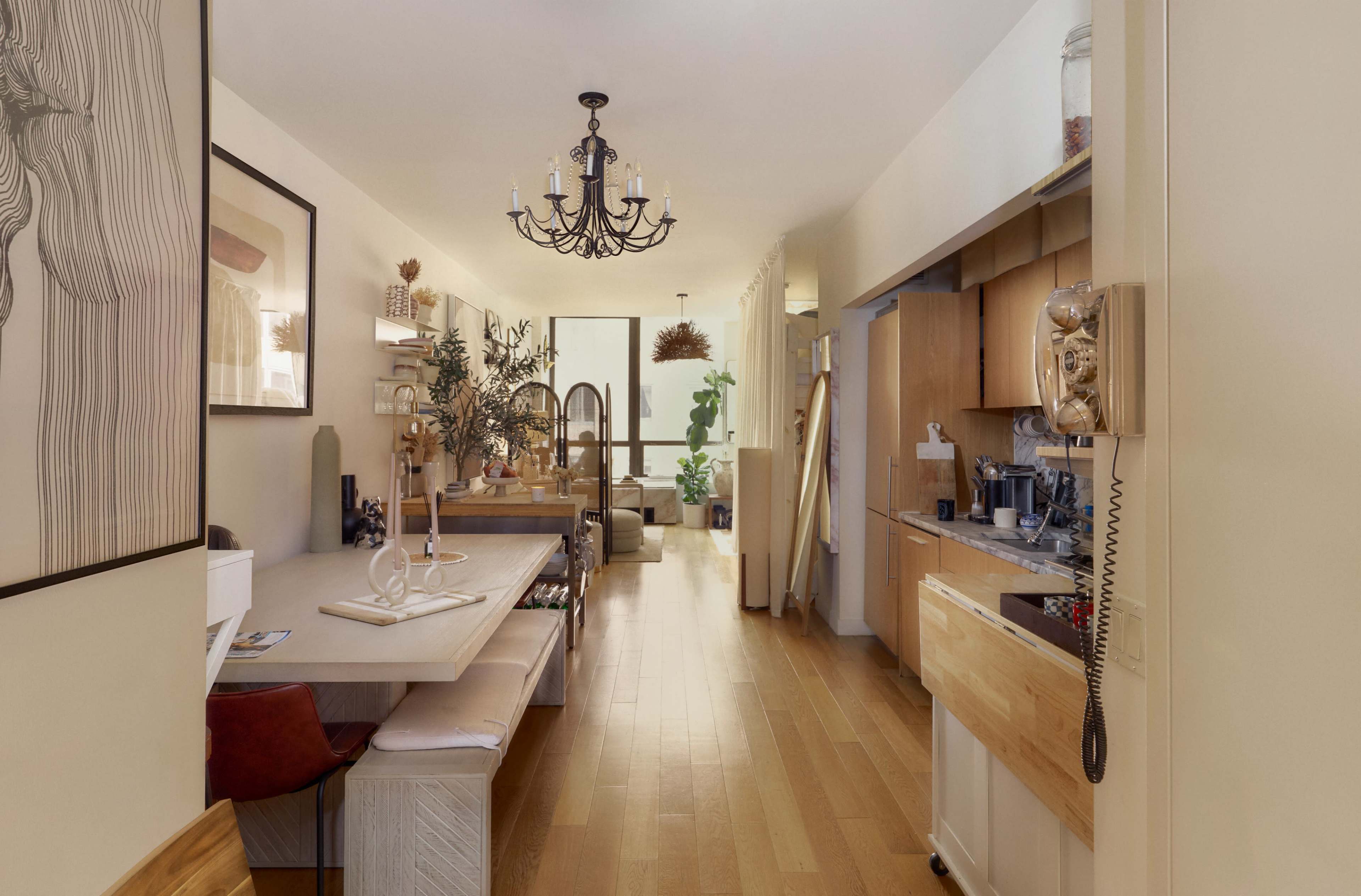 Architectural Digest–Featured Organic Modern Studio in Lower Manhattan with Open Layout Image in Lower Manhattan, New York, NY