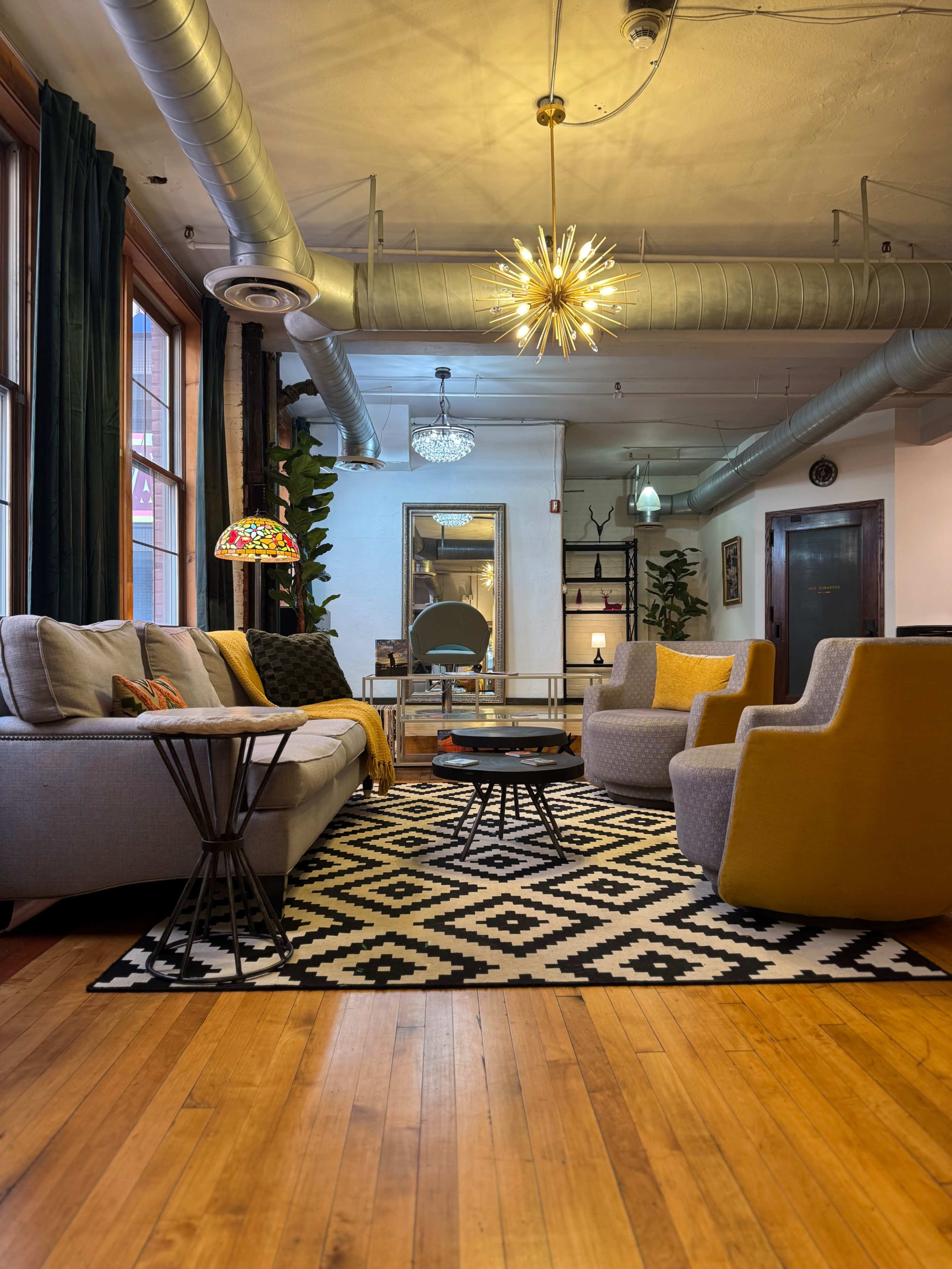 Downtown loft, hair salon with photography studio Image in Downtown Detroit, Detroit, MI