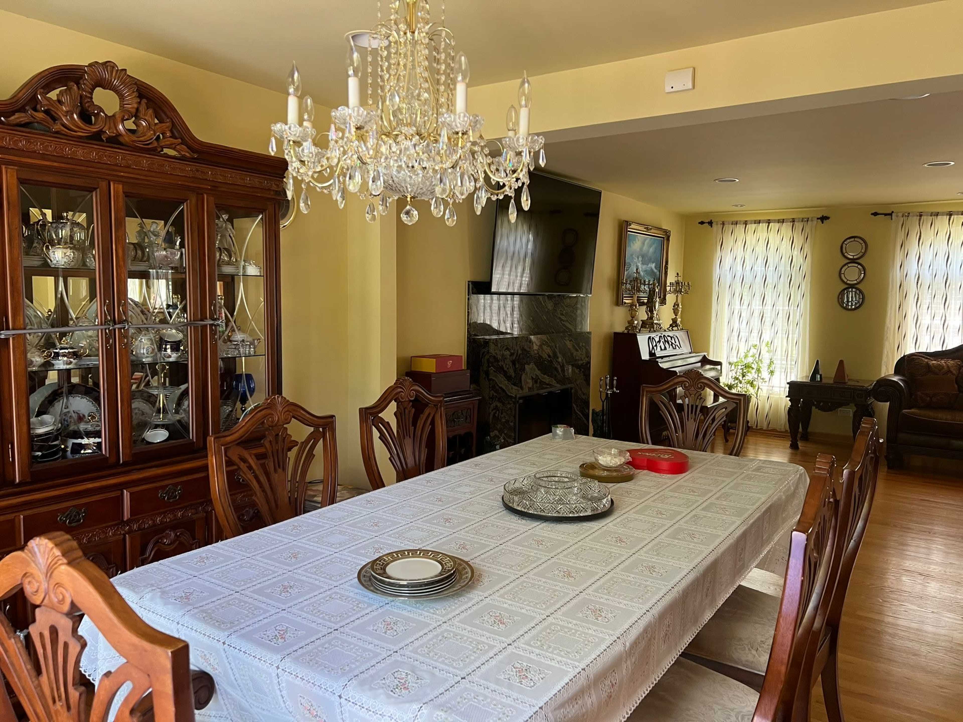 Cozy, Comfortable house in Wilmette Image in New Trier Township, Wilmette, IL