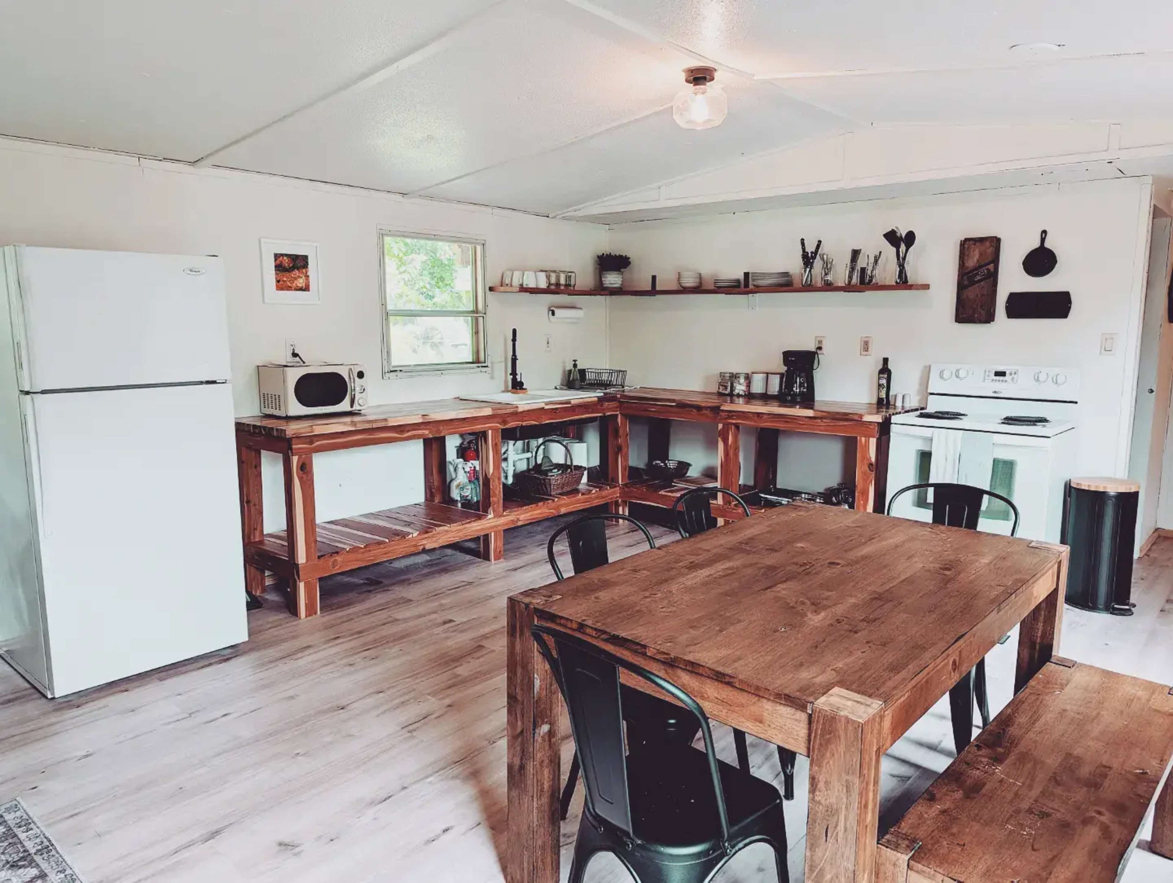 Fireside Camp + Lodge Image in , Sequatchie, TN