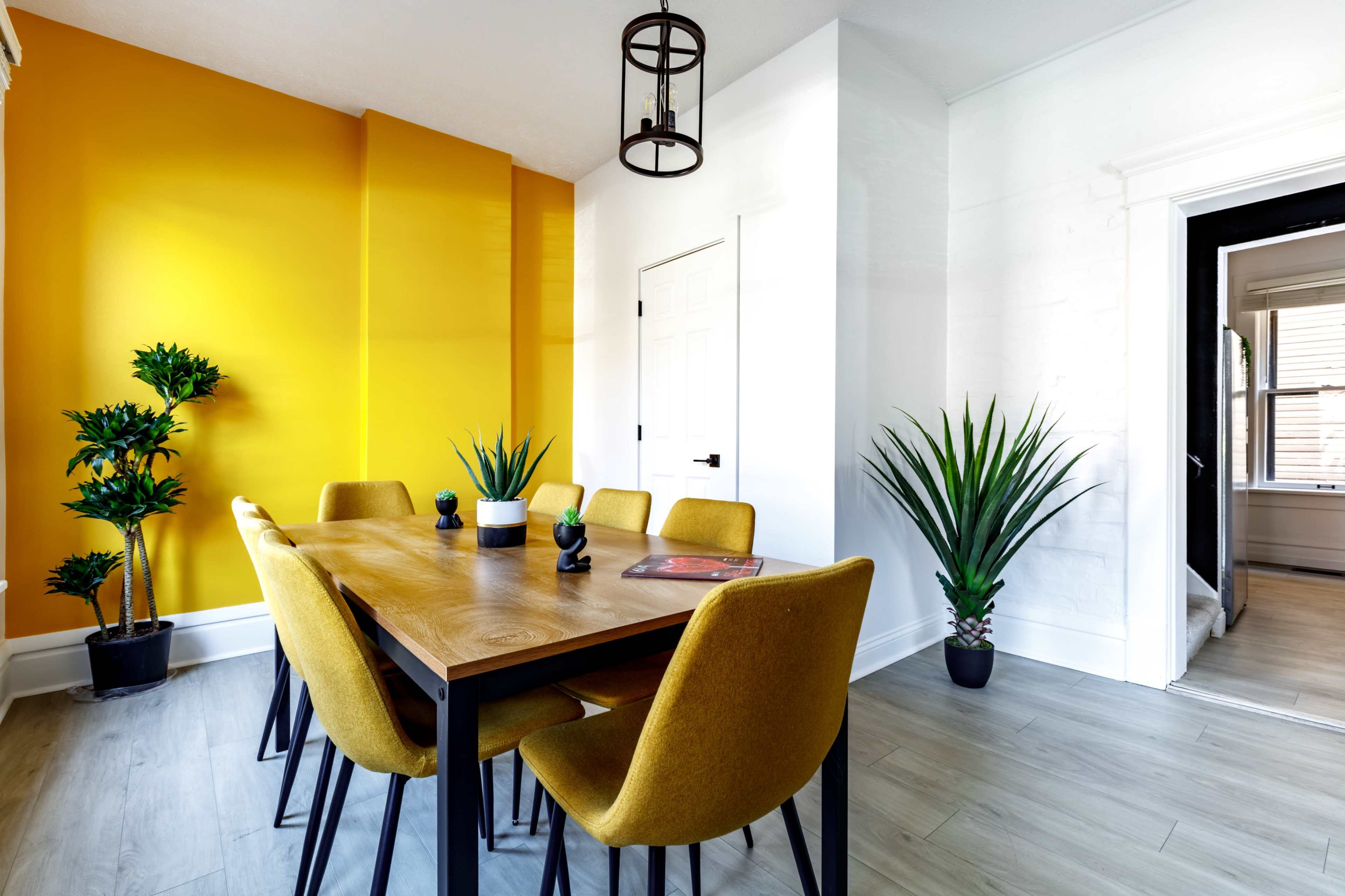 Casa Serena 🌿🐯 Convention - King Bed - Short North - Free Parking Image in Victorian Village, Columbus, OH