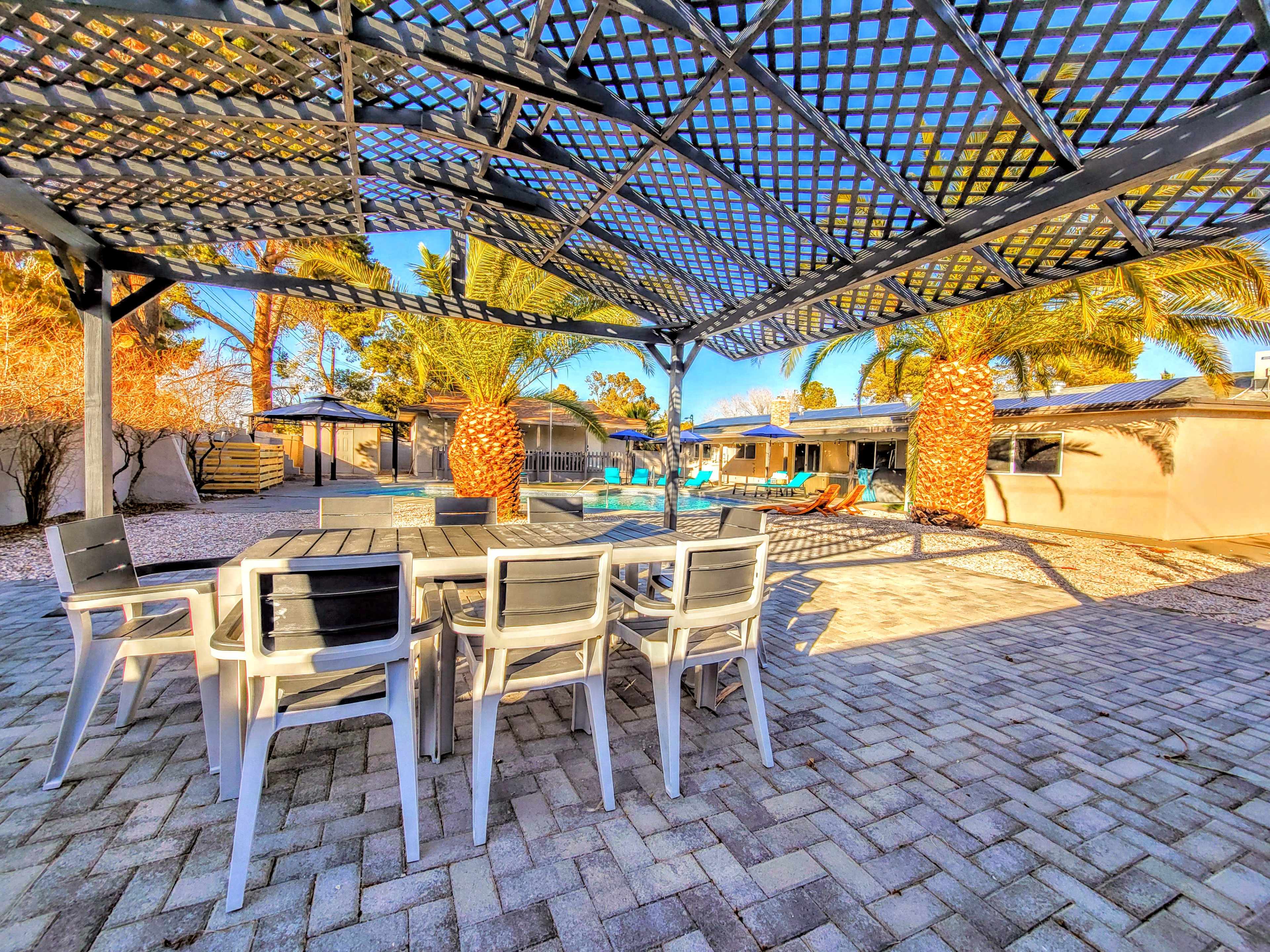 Beautiful Ranch Style Estate with Private Pool and Extended Accommodations Image in Paradise, Las Vegas, NV