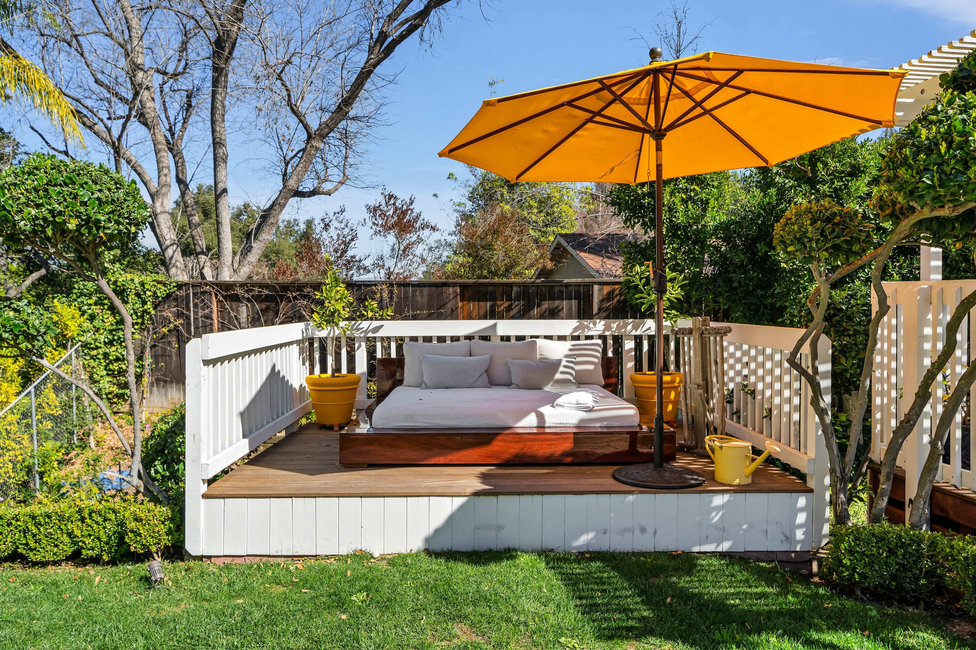 SLIM AARONS-INSPIRED RANCH: CHIC 60'S OASIS Image in Sherman Oaks, Sherman Oaks, CA