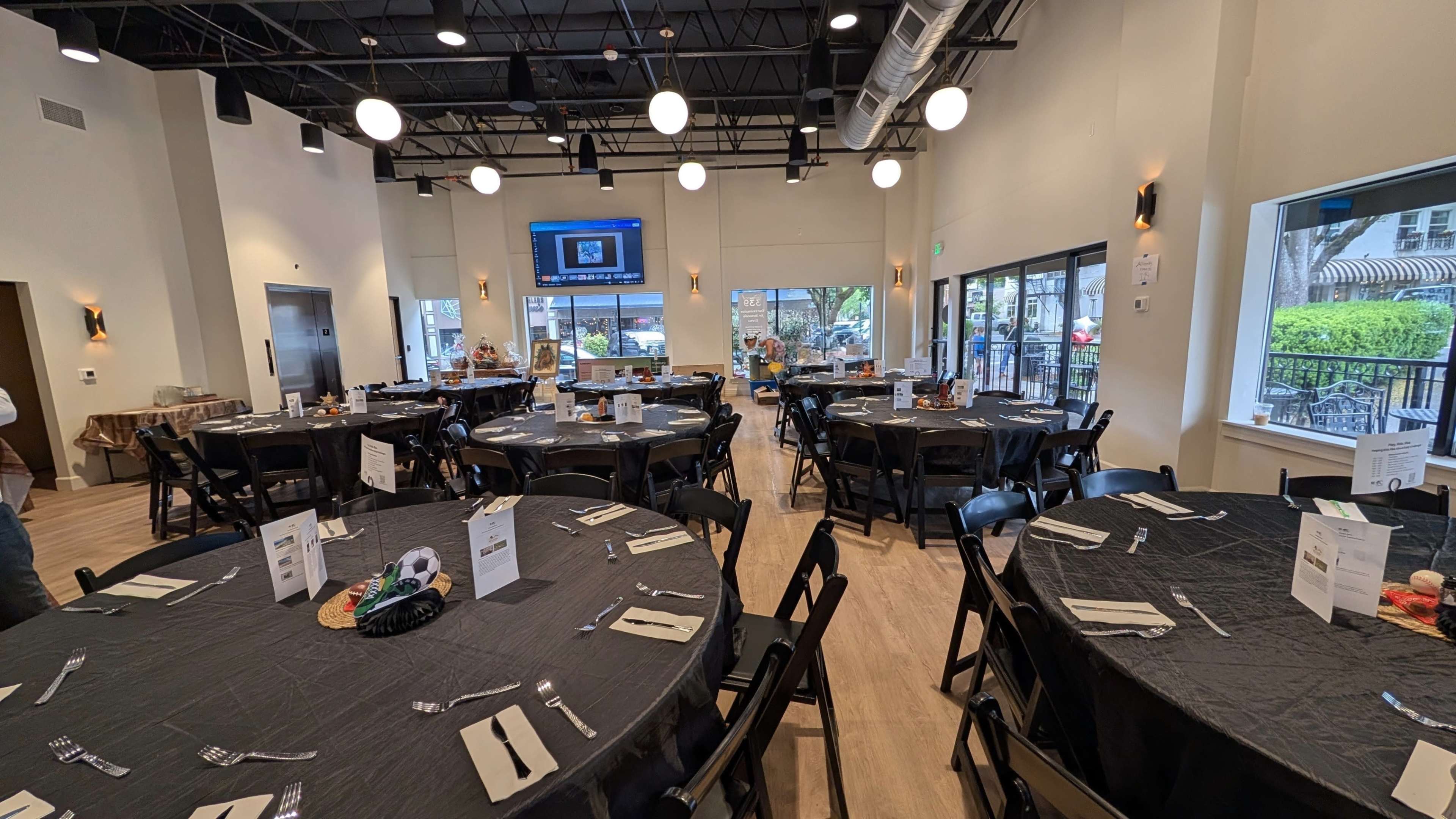 Charming Newly Renovated Open Floor Plan Event Space in the Heart of Downtown Camas Image in Camas, Camas, WA