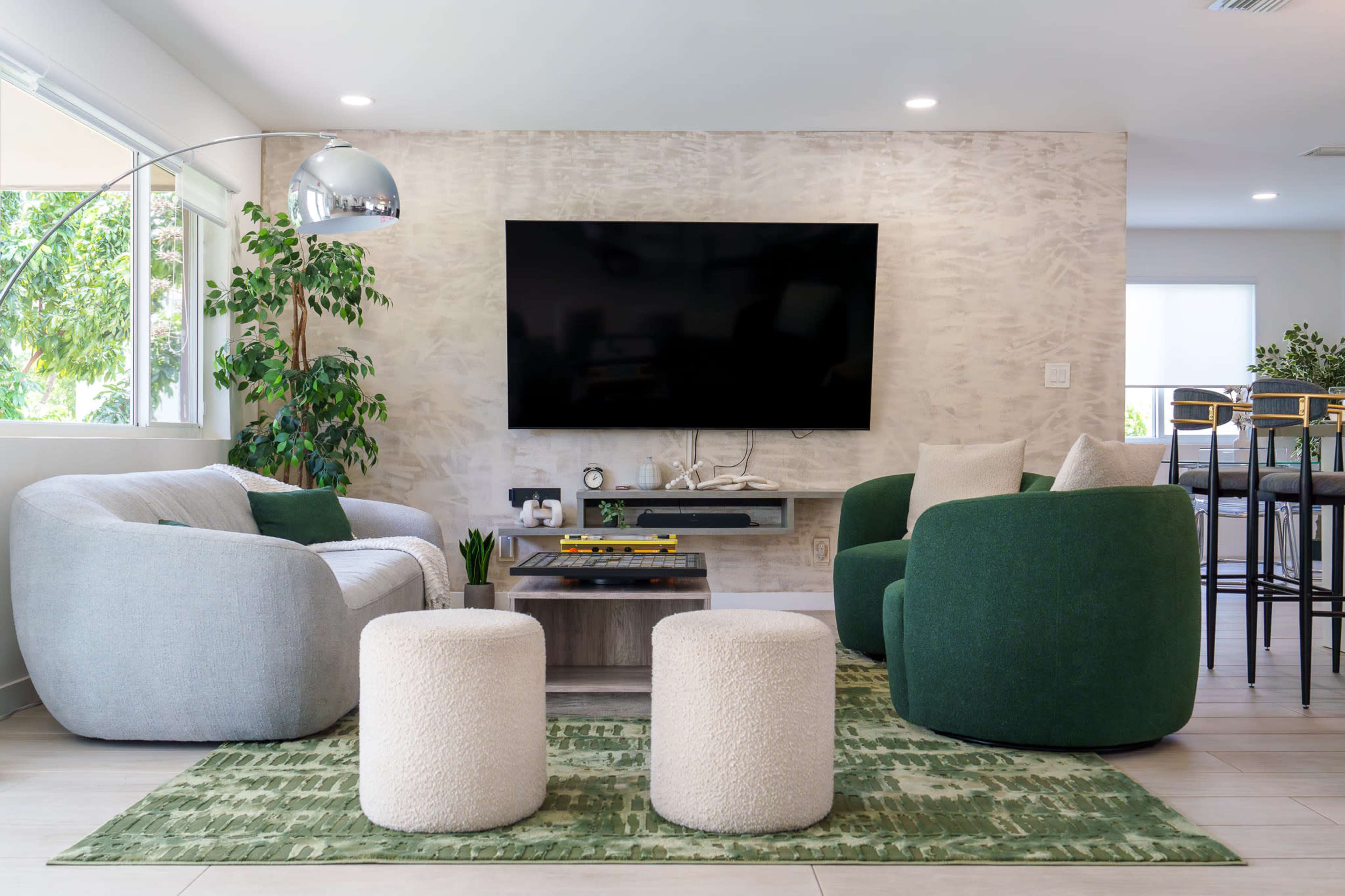 Awesome Open Space 5-bed Luxury Shooting space / rentable 1+ night Image in Hollywood Hills, Hollywood, FL