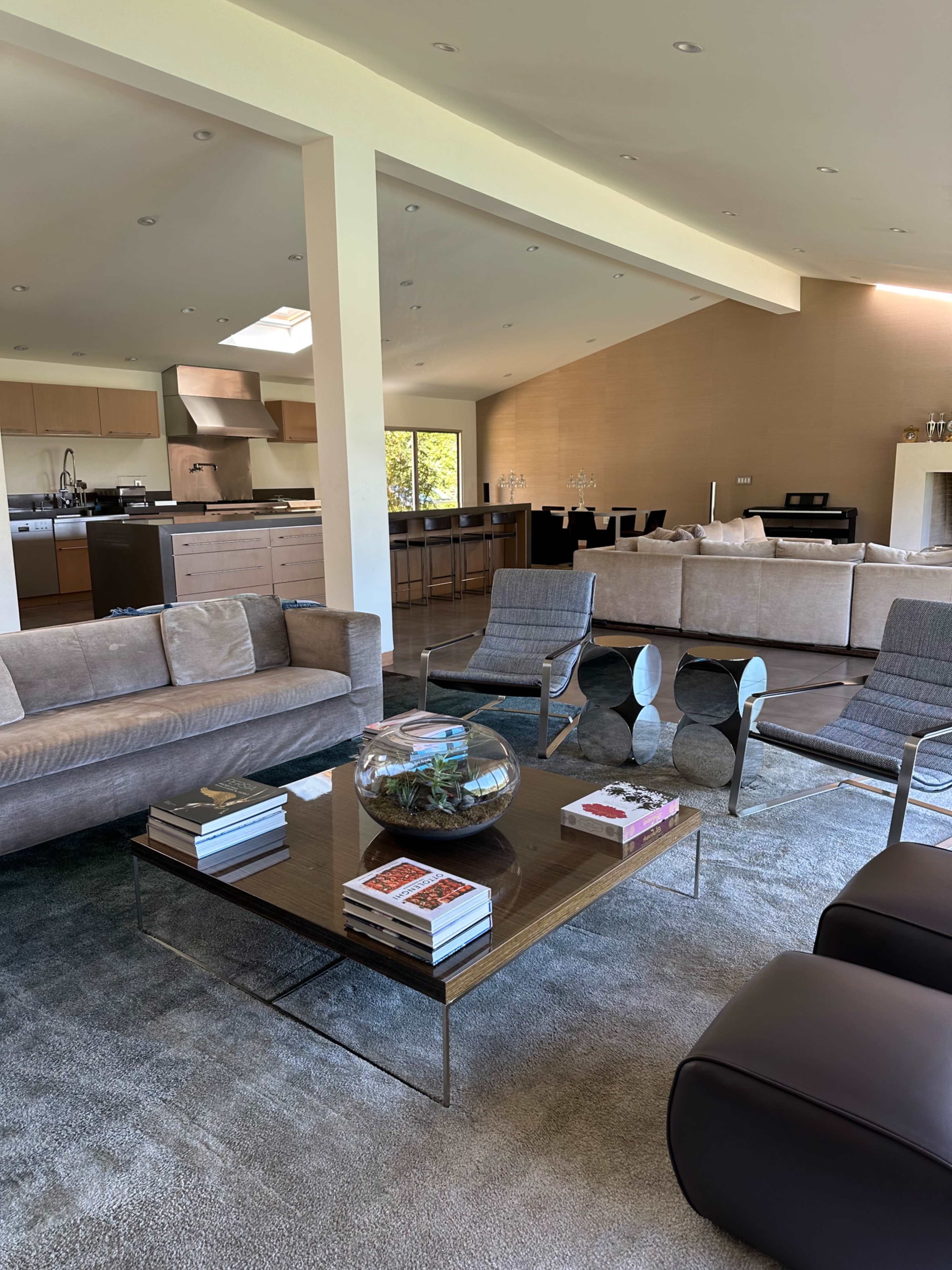 Modern Beverly Hills Canyon Home with Chef’s Kitchen & Panoramic Views – Ideal for Filming, Cooking Shows & Creative Productions Image in Beverly Crest, Beverly Hills, CA