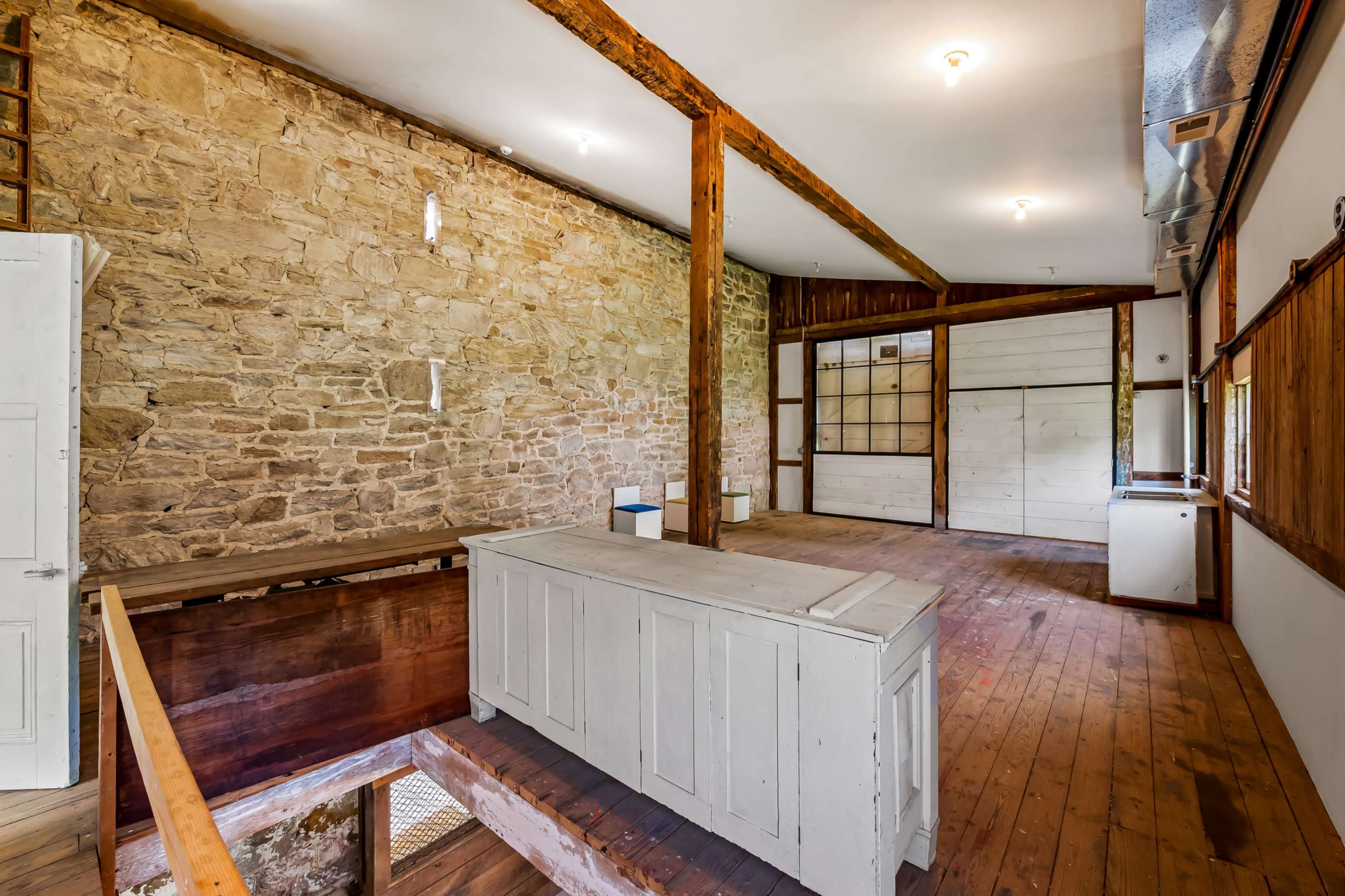 Private Photo Studio on Historic Farm | Natural Light + Outdoor Access Image in Phoenix, Hunt Valley, MD