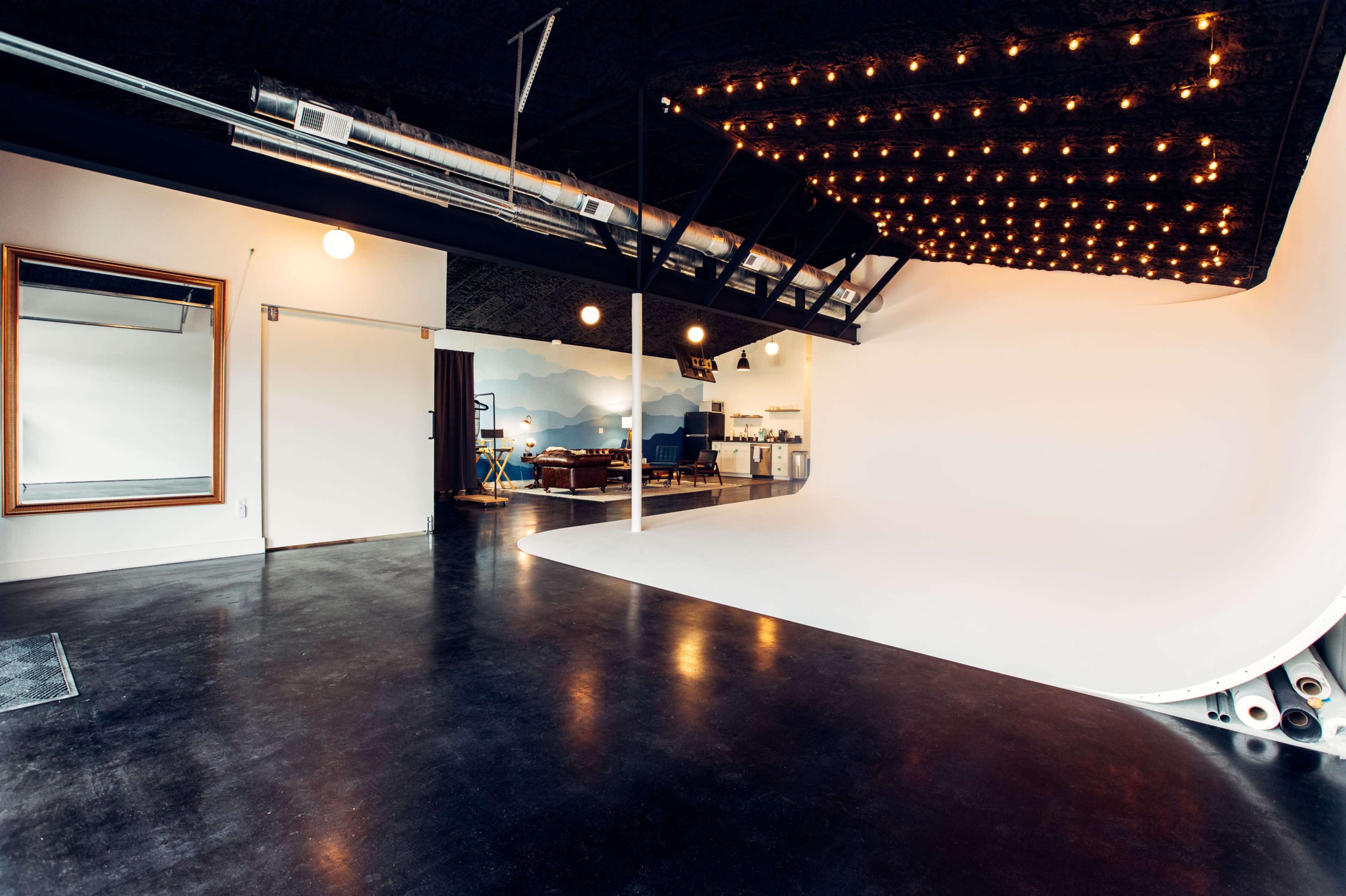 Lanewood Studio - Commercial Photo Studio Image in Lookout Valley, Chattanooga, TN