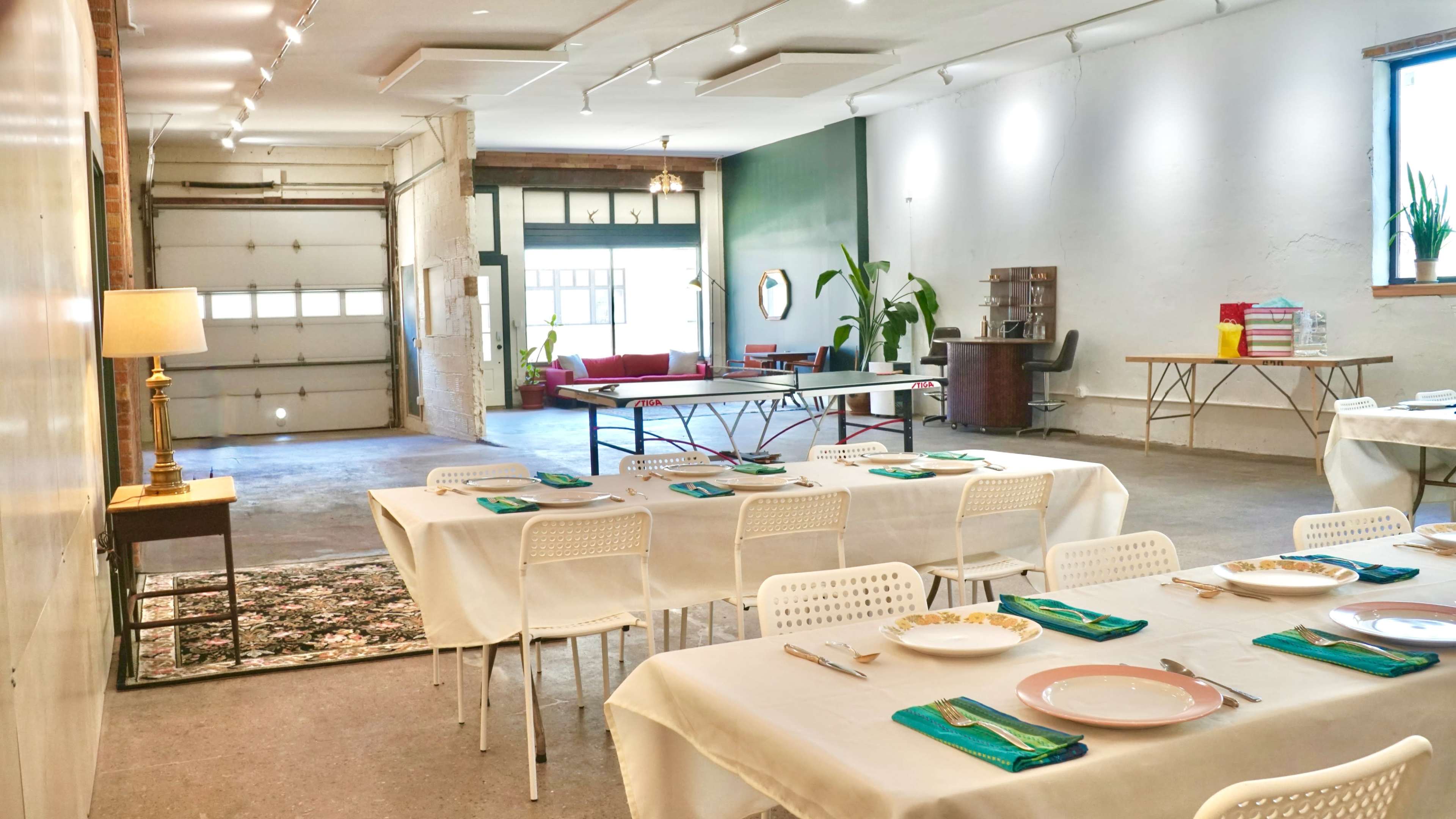 Versatile Studio with Lounge, Bar, Tables & Seating Image in Riverview, Saint Paul, MN