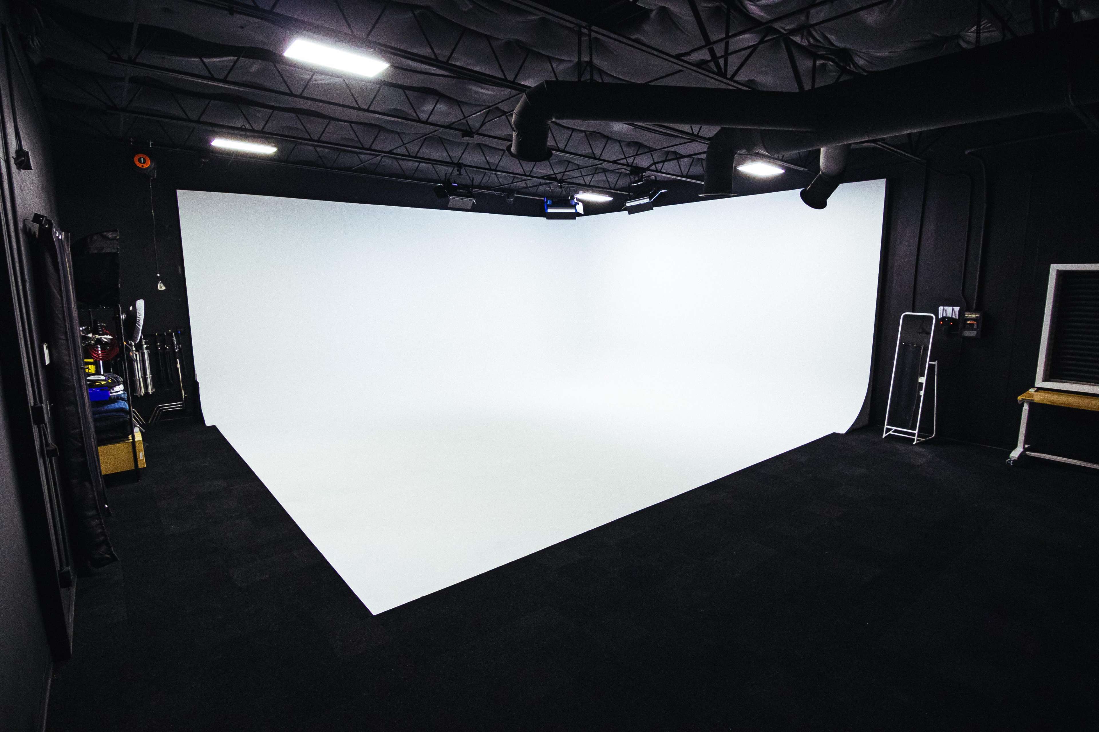 BLANC cowork studio Large Production Studio with RGB Cyclorama