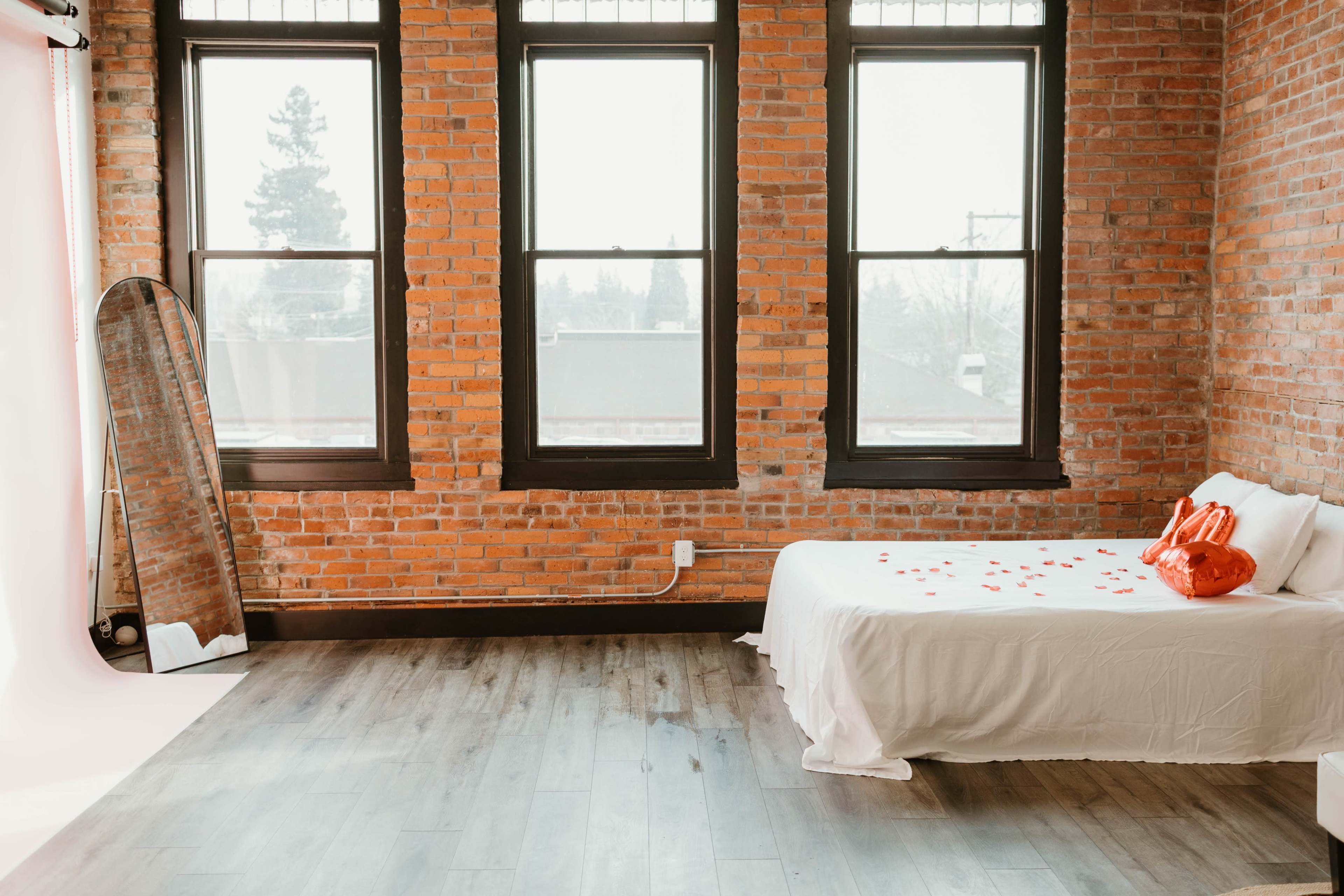 Downtown Puyallup loft — content space with natural lighting Image in Puyallup, Puyallup, WA