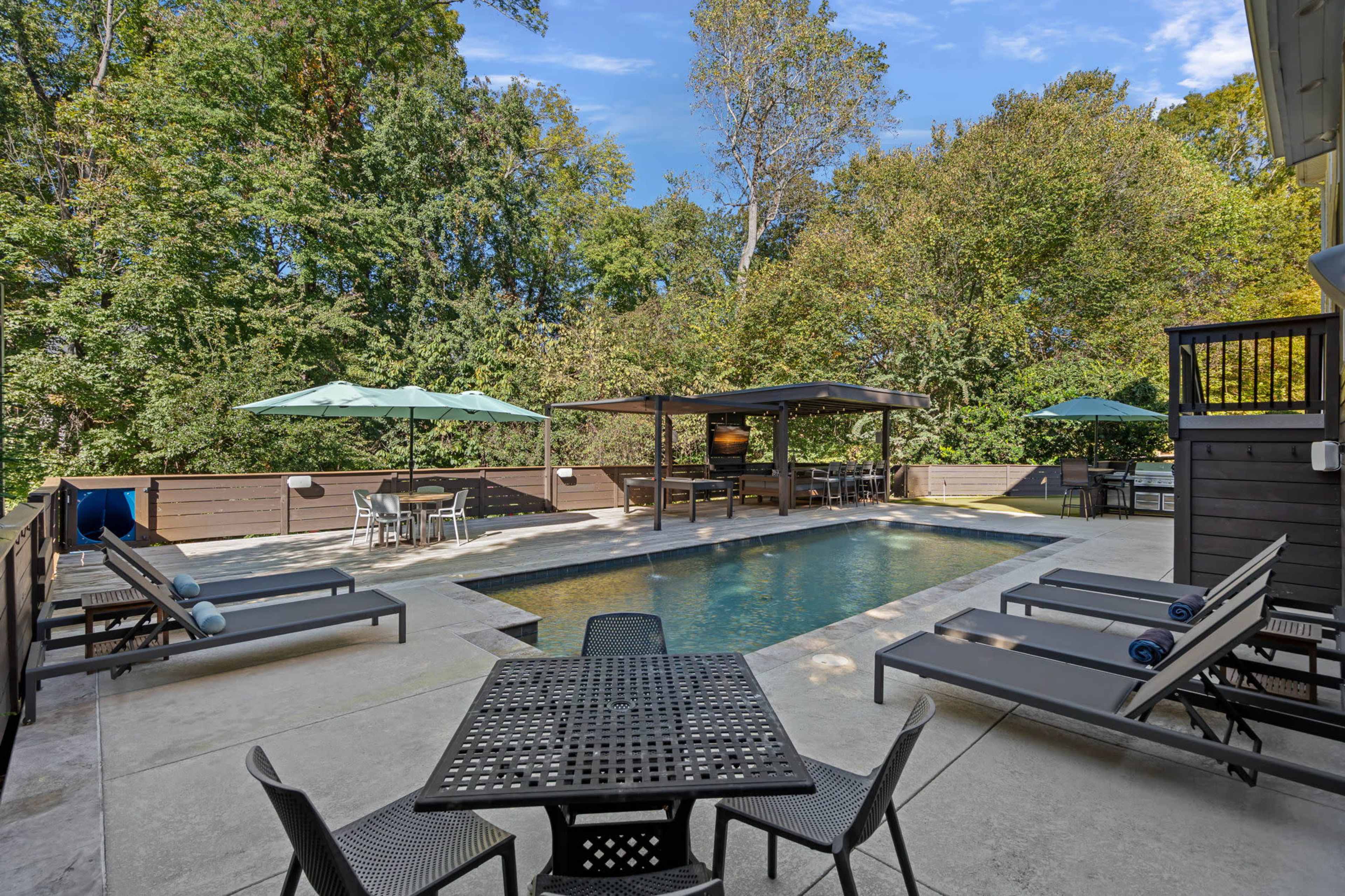 Remodeled Urban Escape - Modern Design Meets Comfort Image in Huntersville, Huntersville, NC