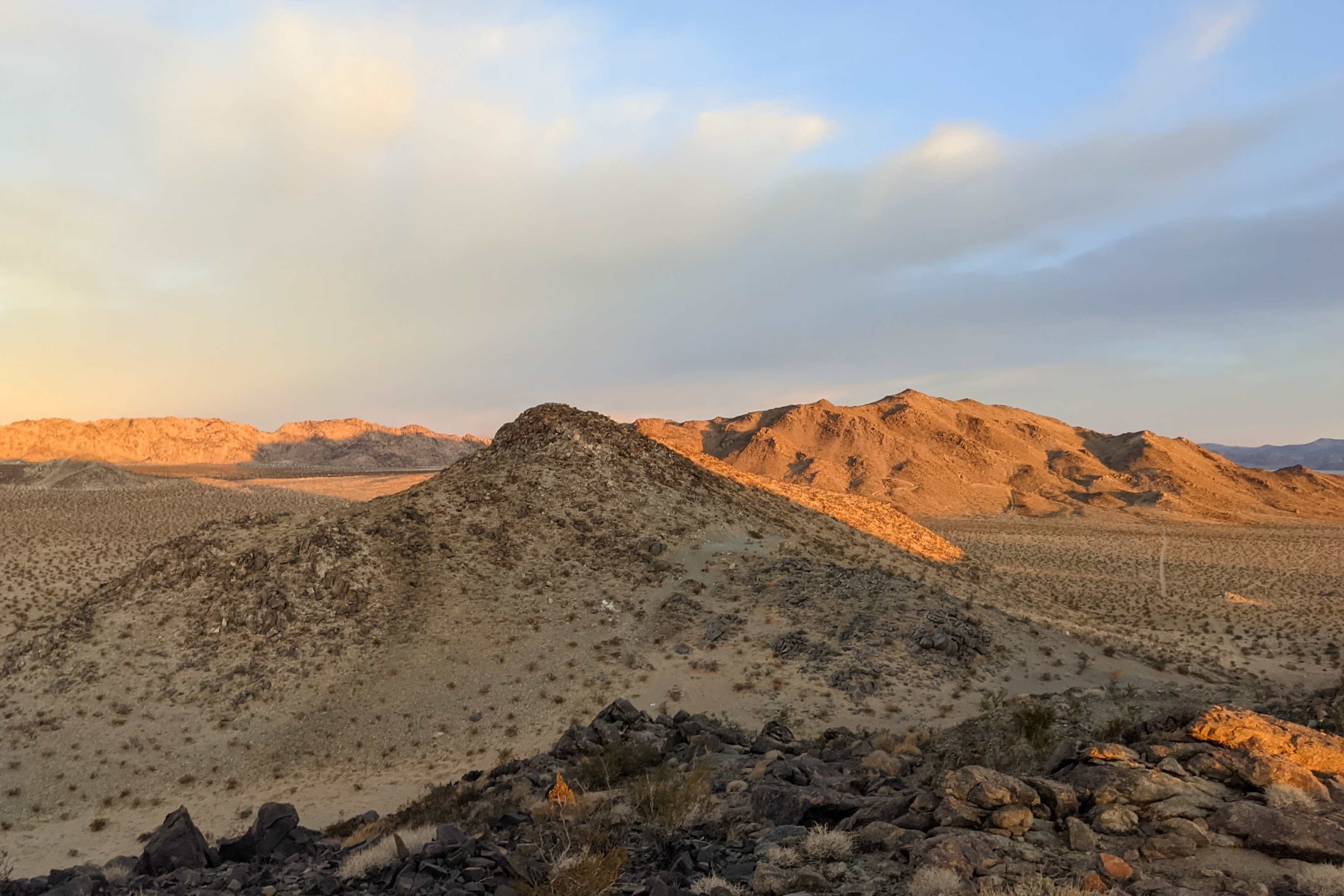 Estate on the Edge of the Earth Image in , Landers, CA
