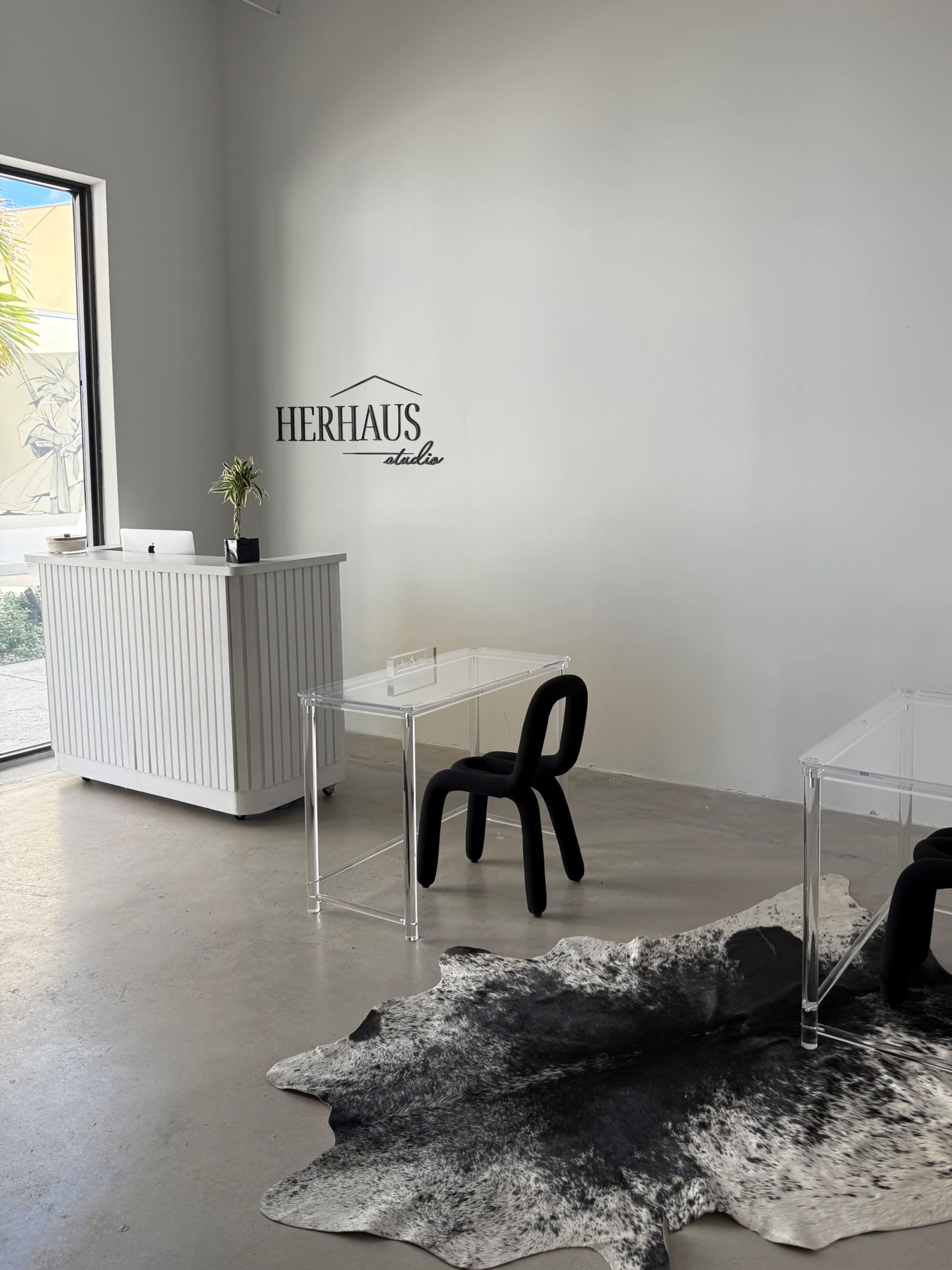 Aesthetic Photo Studio Image in Progresso Village, Fort Lauderdale, FL