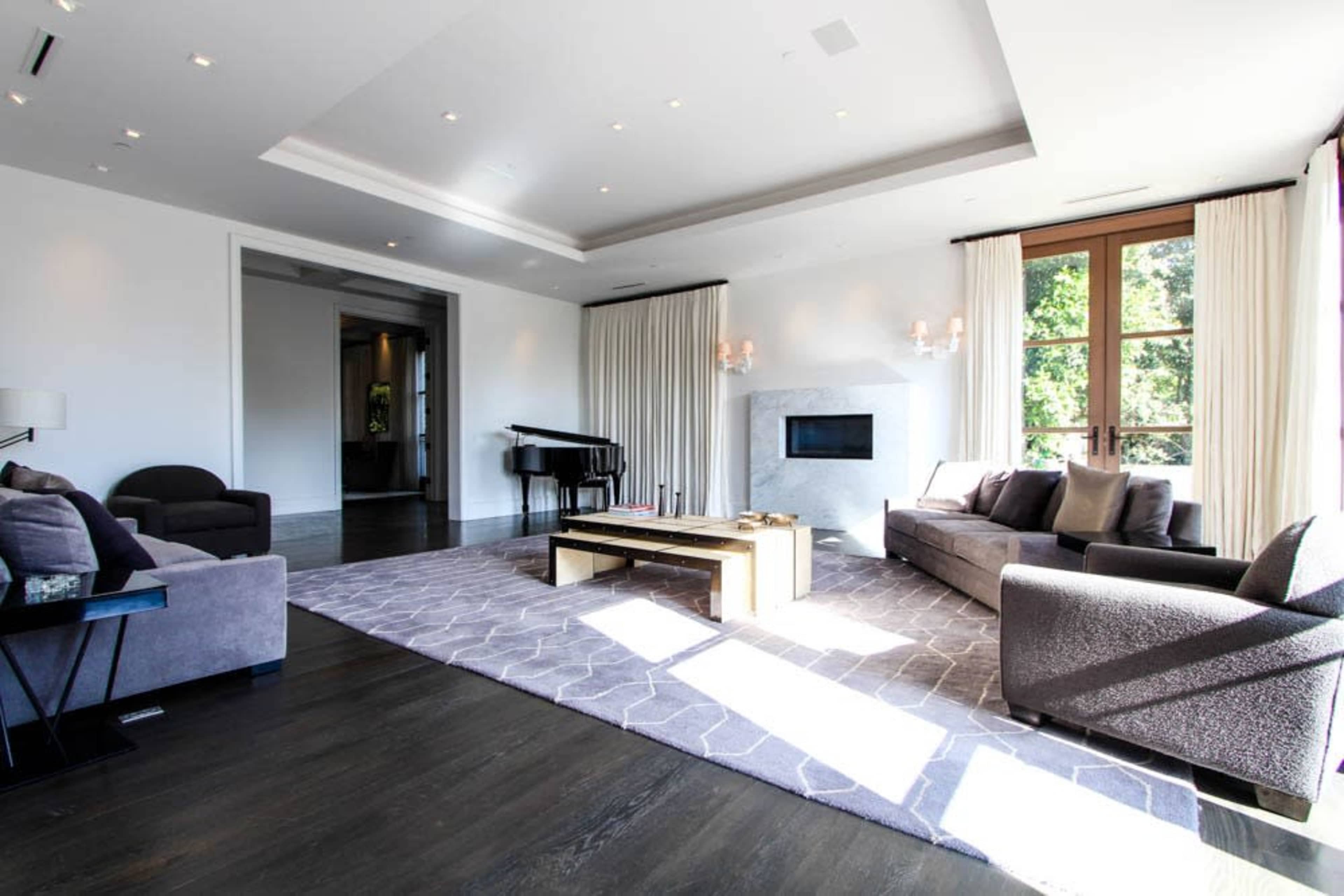 MODERN MEDITERRANEAN VILLA W/ POOL & COURTYARD Image in Brentwood, Los Angeles, CA