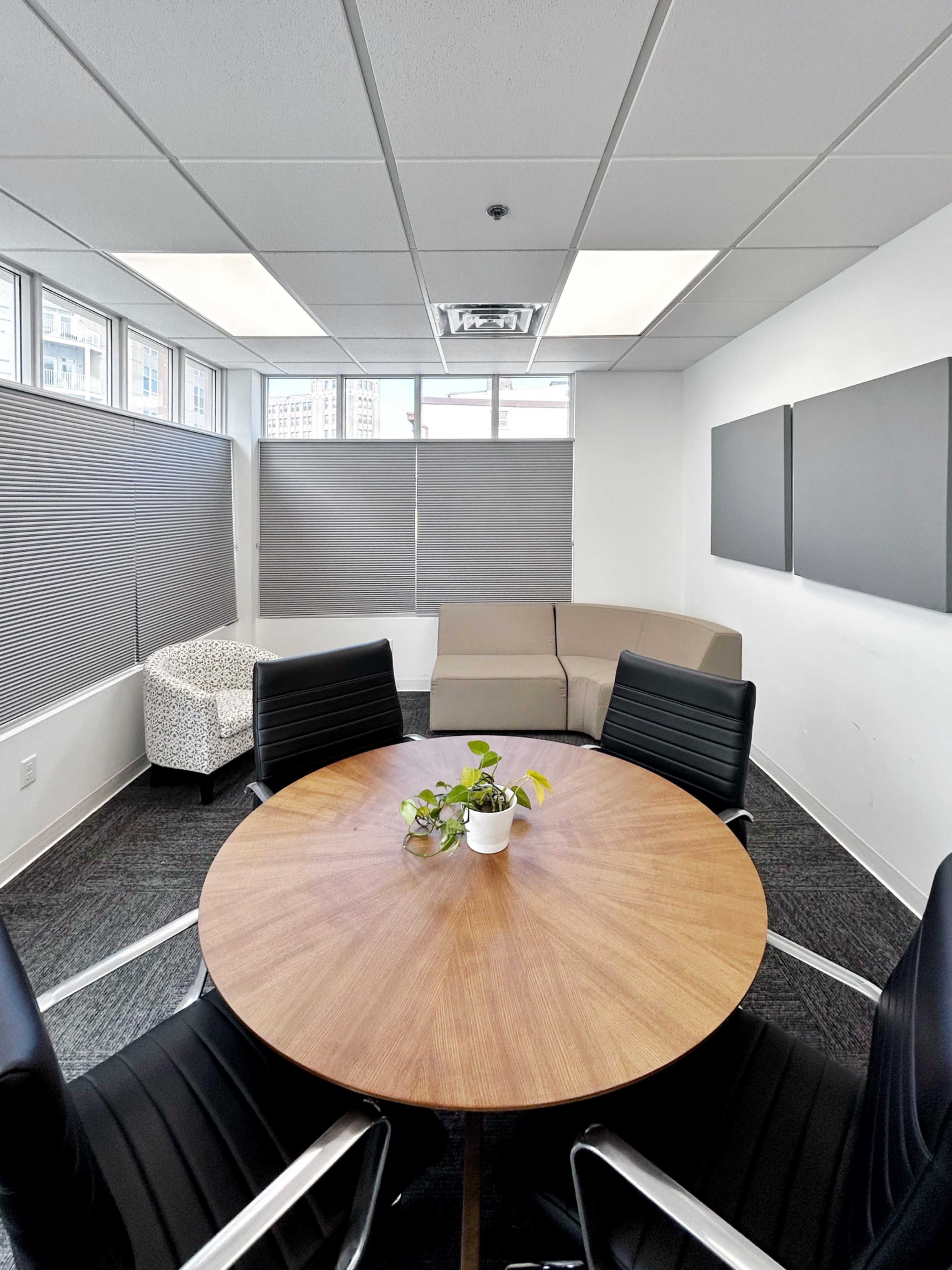 New, Sunny, Flexible Meeting Workspace Image in Bloomfield, Bloomfield, NJ