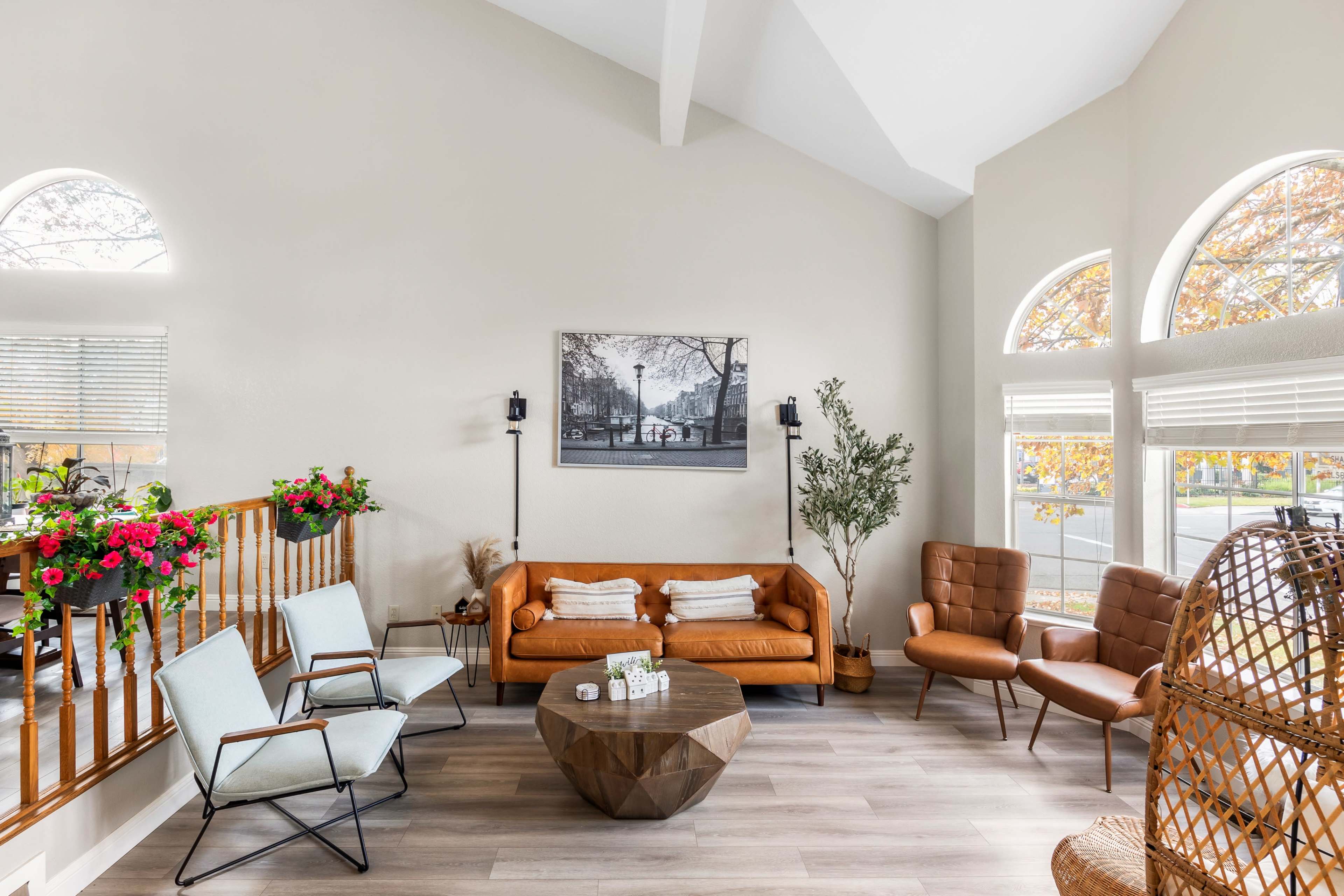 Spacious 3 bed 3 bath with pool and hot tub. Image in Antelope Highlands, Antelope, CA