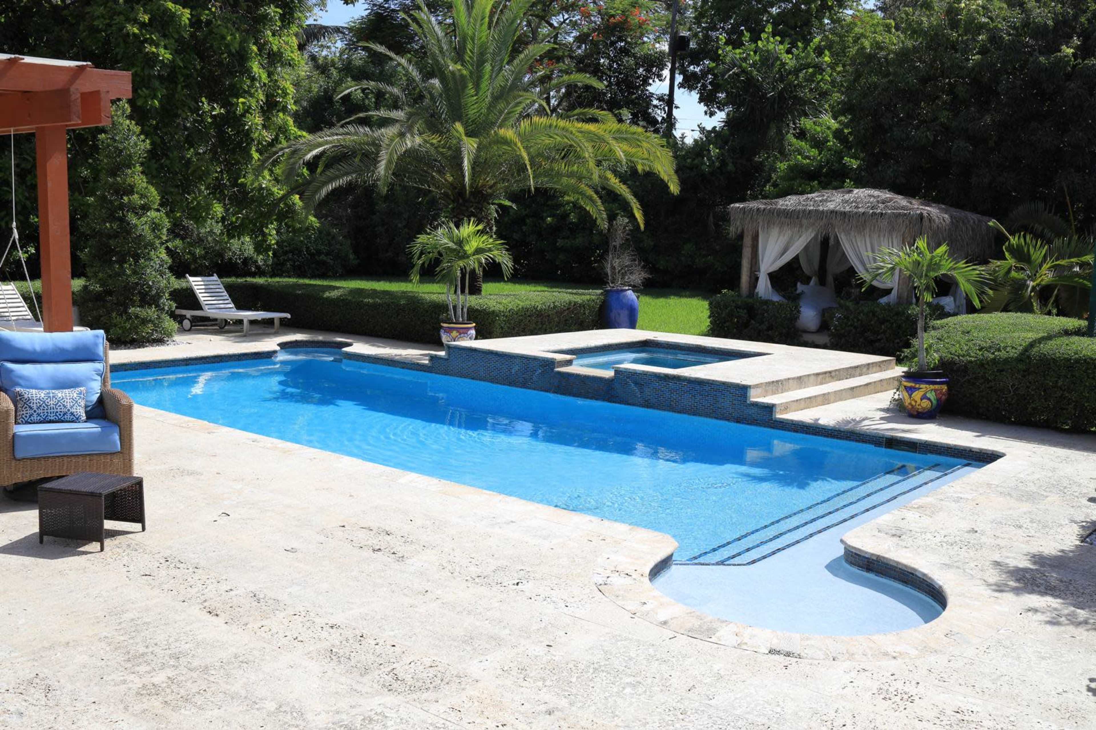 Elegant private mansion perfect for filming and events Image in , Miami, FL