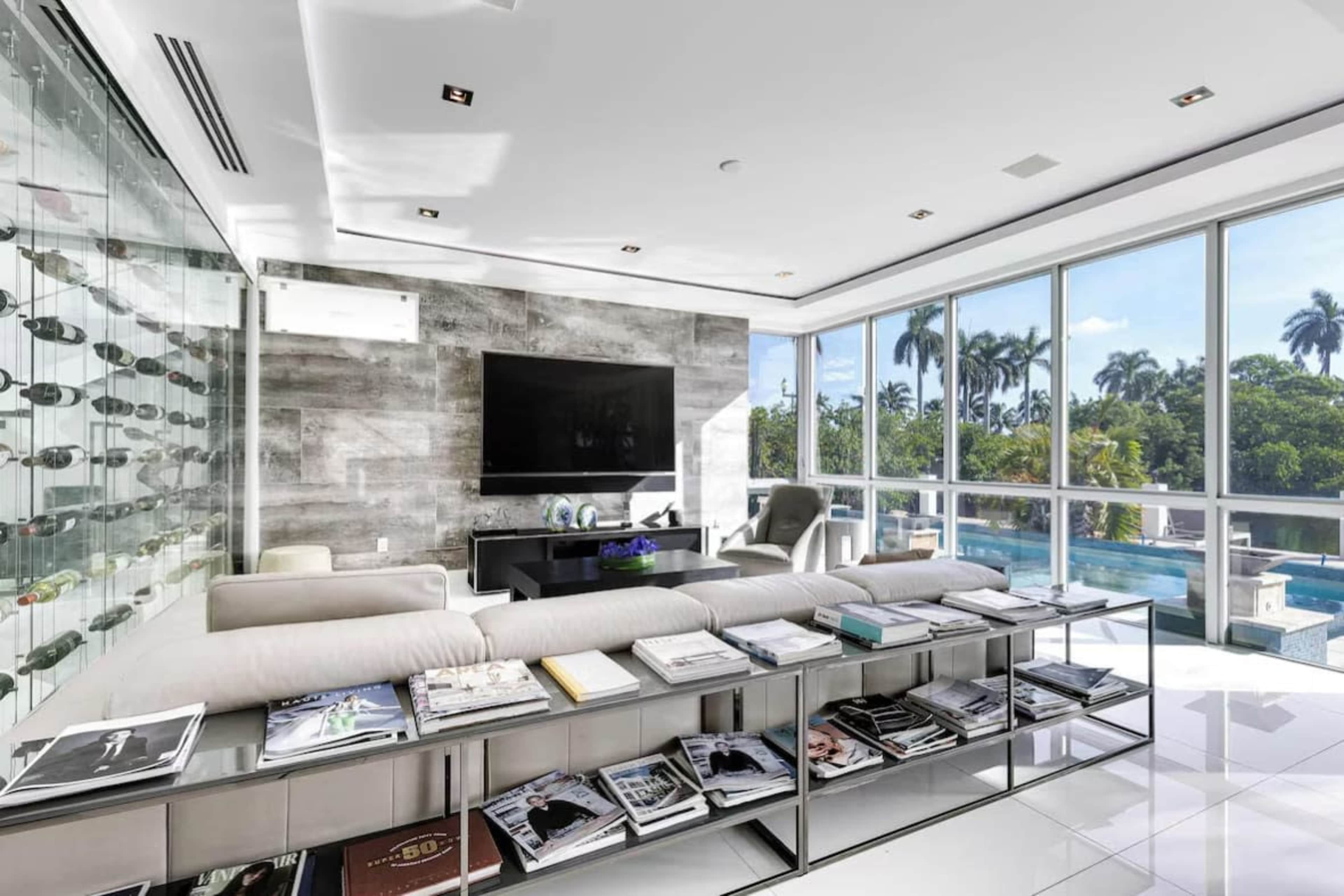 Modern Waterfront Mansion in the heart of Las Olas minutes from the Beach Image in East Fort Lauderdale, Fort Lauderdale, FL