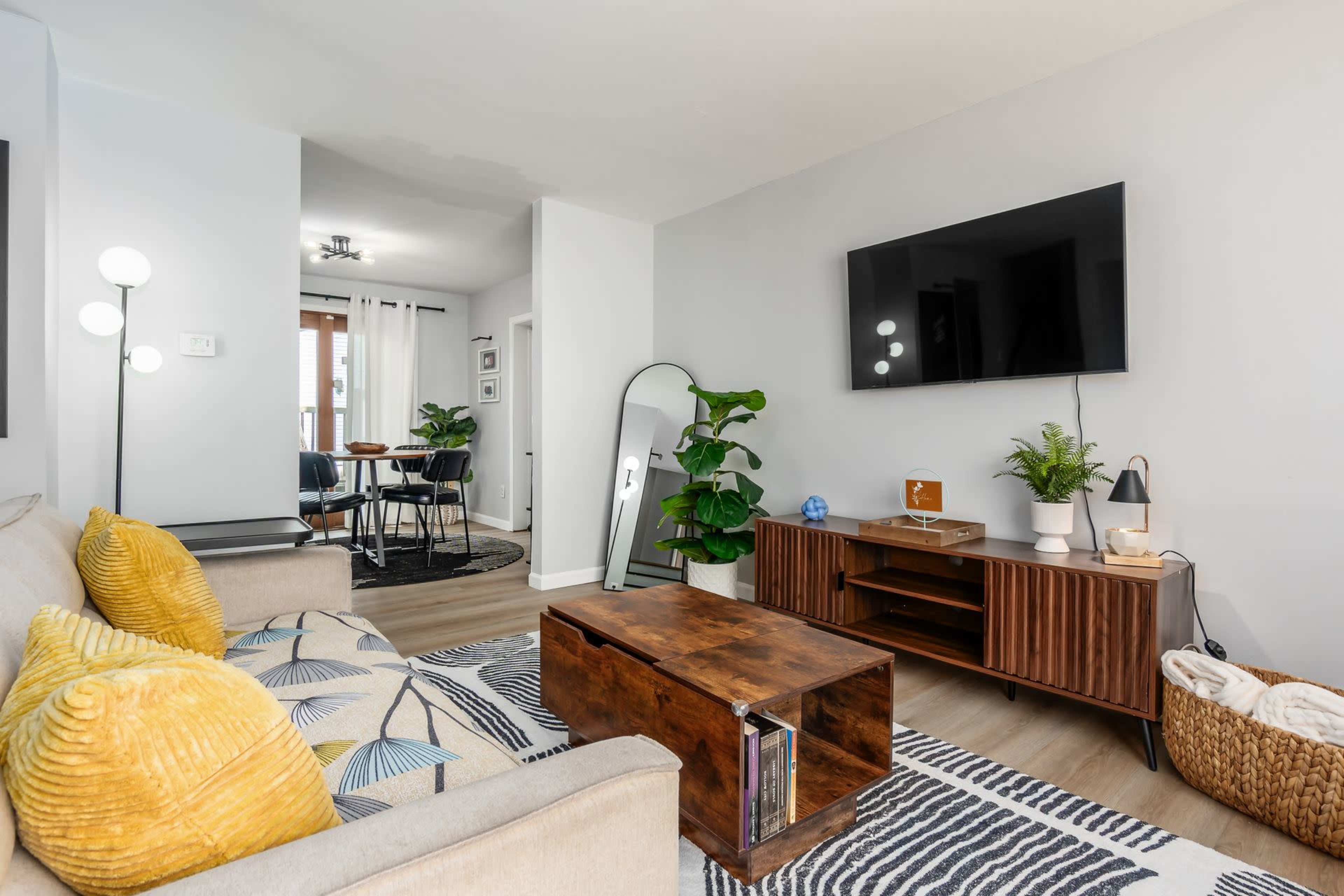 Modern, Stylish Home with 4 Bedrooms & Outdoor Patio Image in South Columbus, Columbus, OH