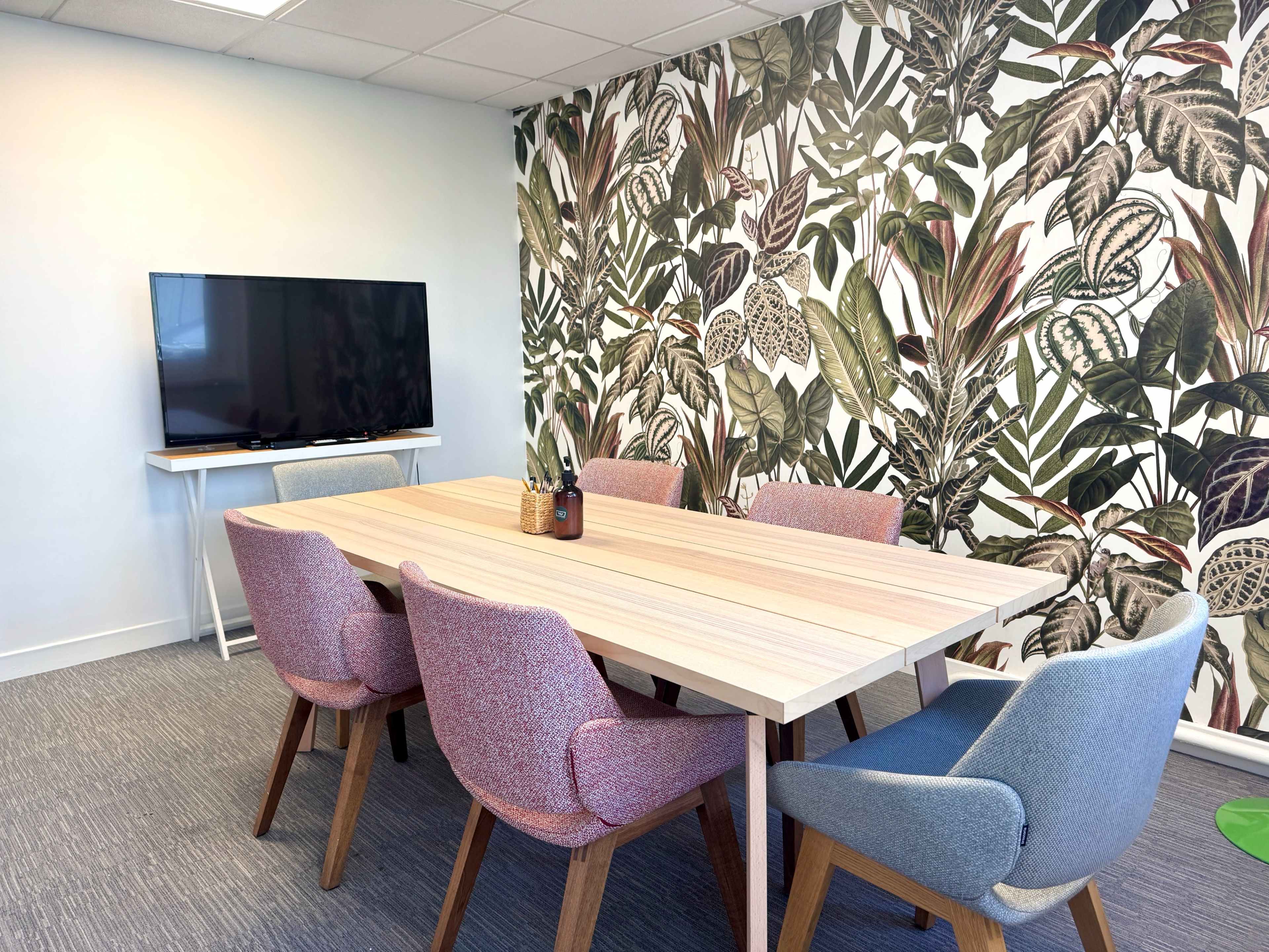 Jolie salle de réunion cosy pour 6 personnes - Clichy Image in , Clichy