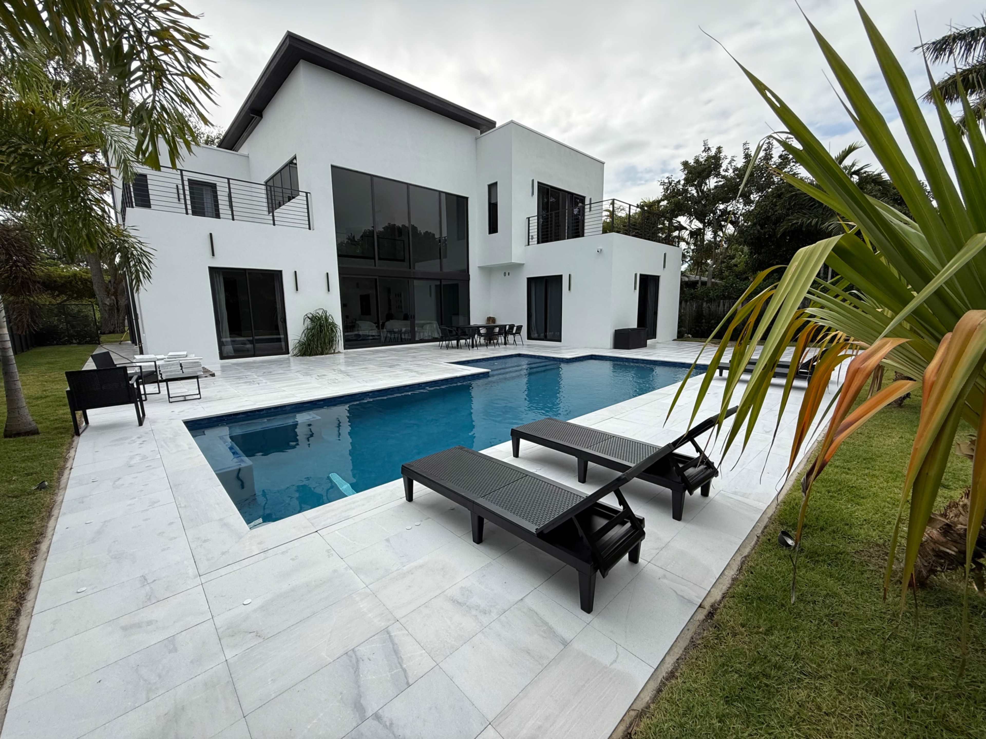 Contemporary storefront house Image in , Miami, FL