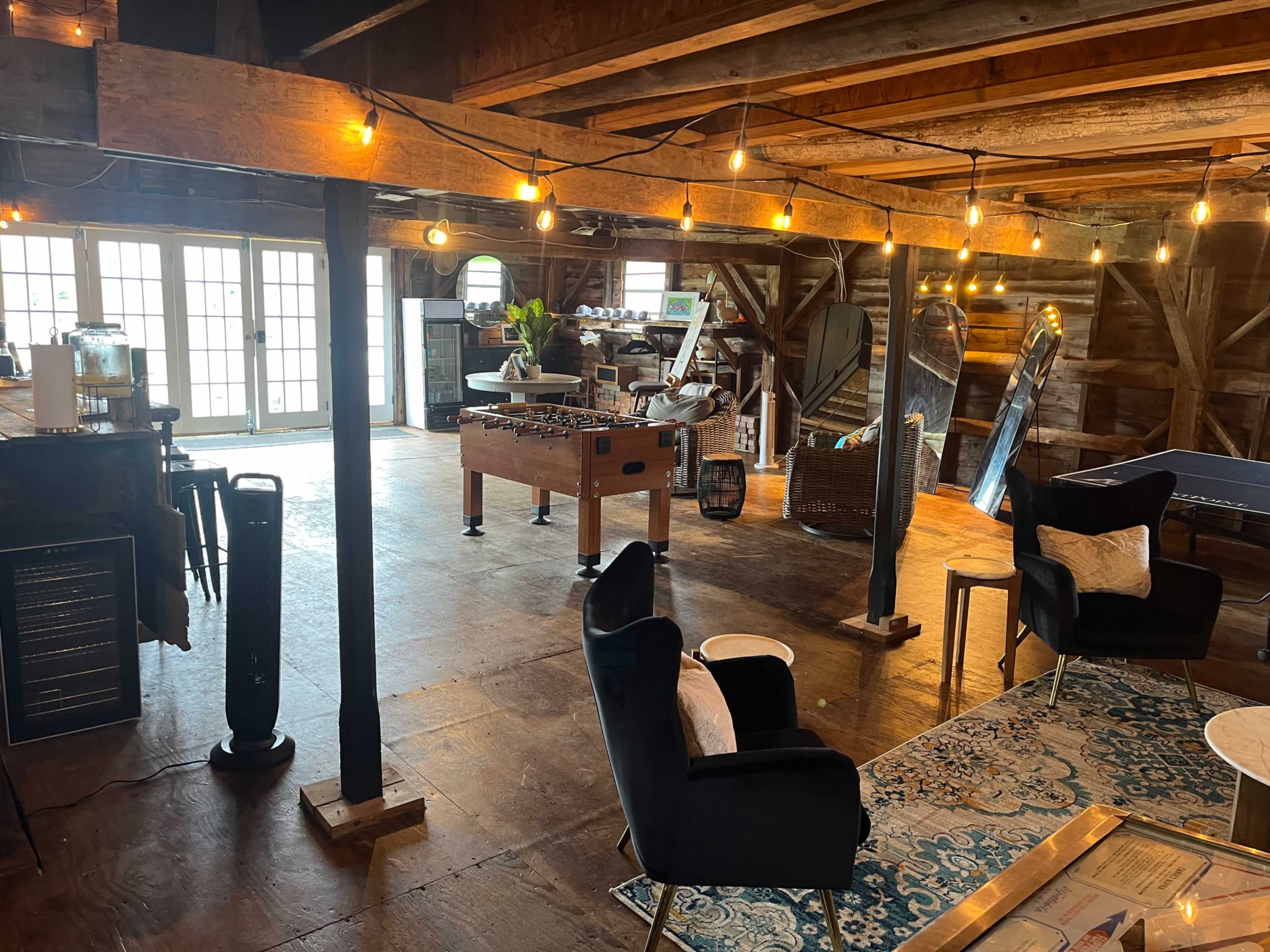 Charming Rustic Small Barn Event Space for Intimate Gatherings – Up to 30 Guests Image in Kawartha Lakes, Woodville, ON