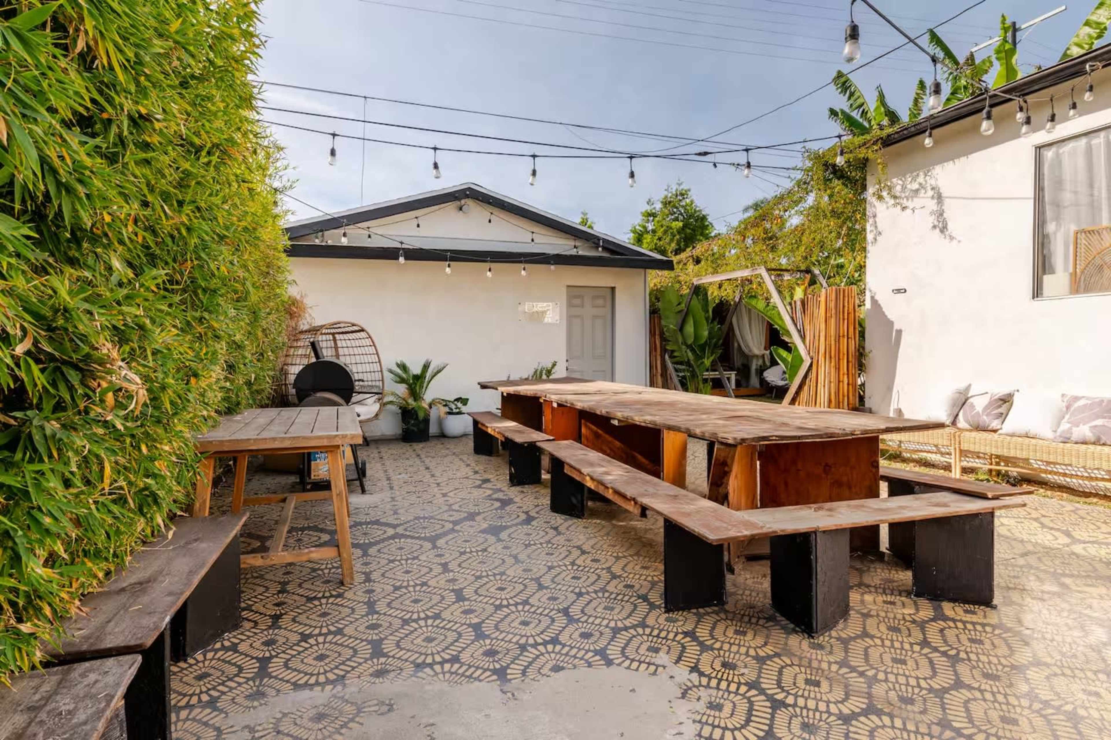 Tropical Backyard Garden & Colorful Courtyard - in the Heart of LA Image in Hyde Park, Los Angeles, CA