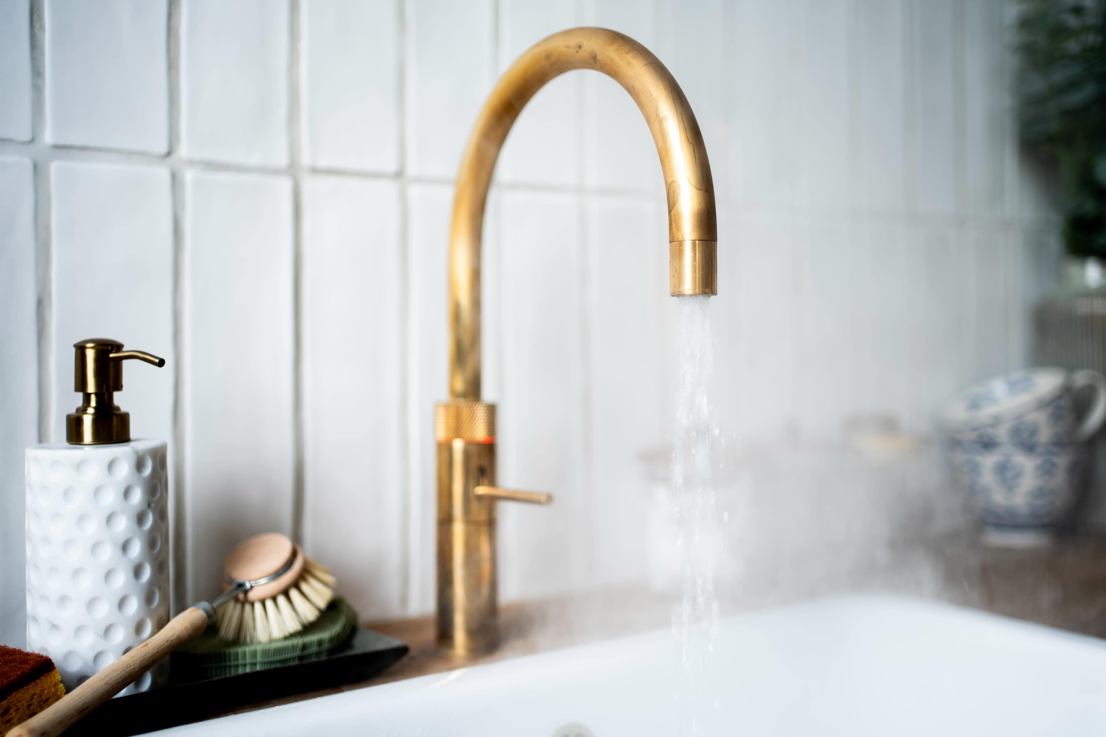 A one-of-a-kind photography, film and events space with infinity cove, kitchen set and audio booth. Image in Derwent, Derby, ENG