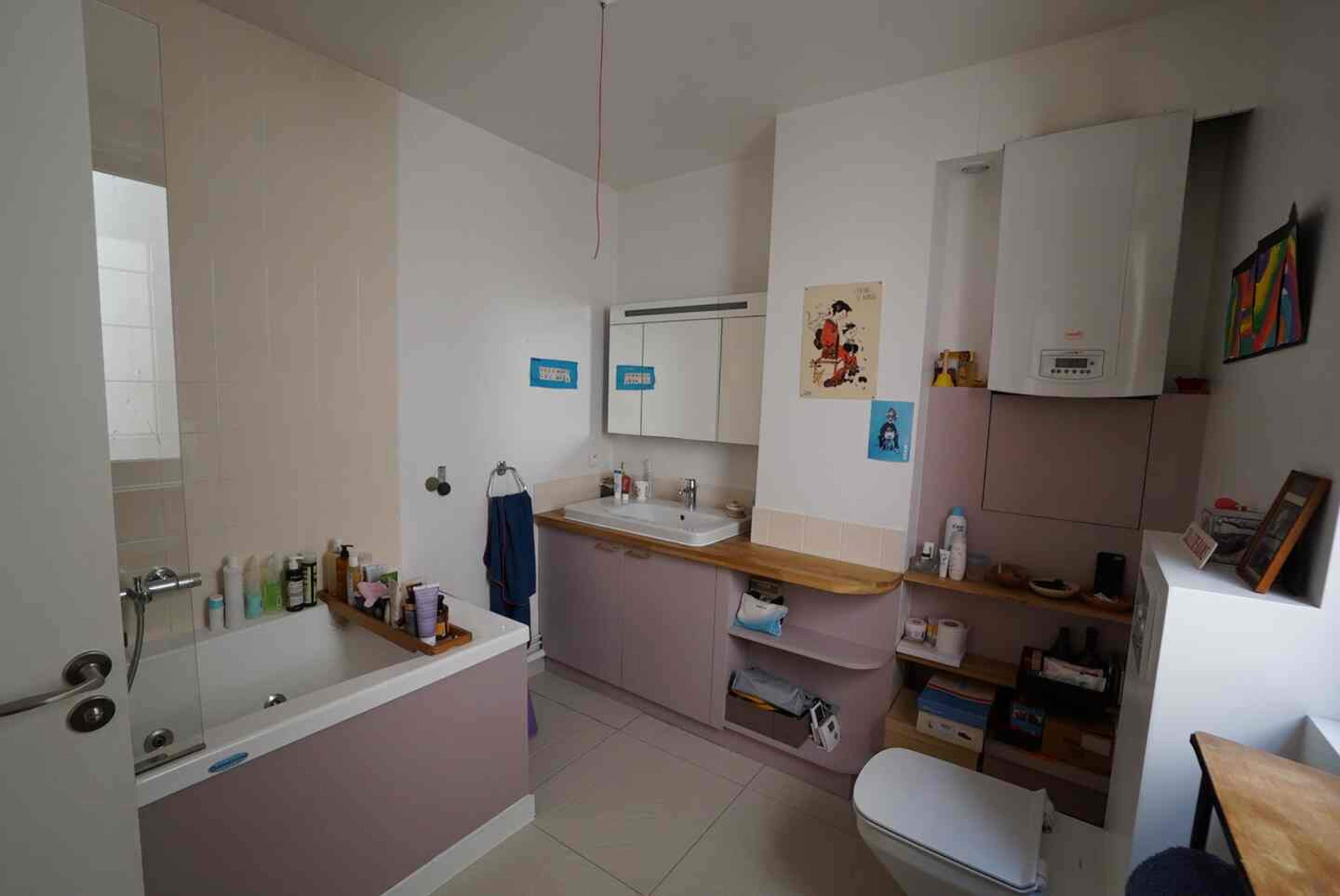 maison joyeuse, comfy, vue sur tout Paris, 5 pièces sur 3 niveaux Image in Belleville, Paris