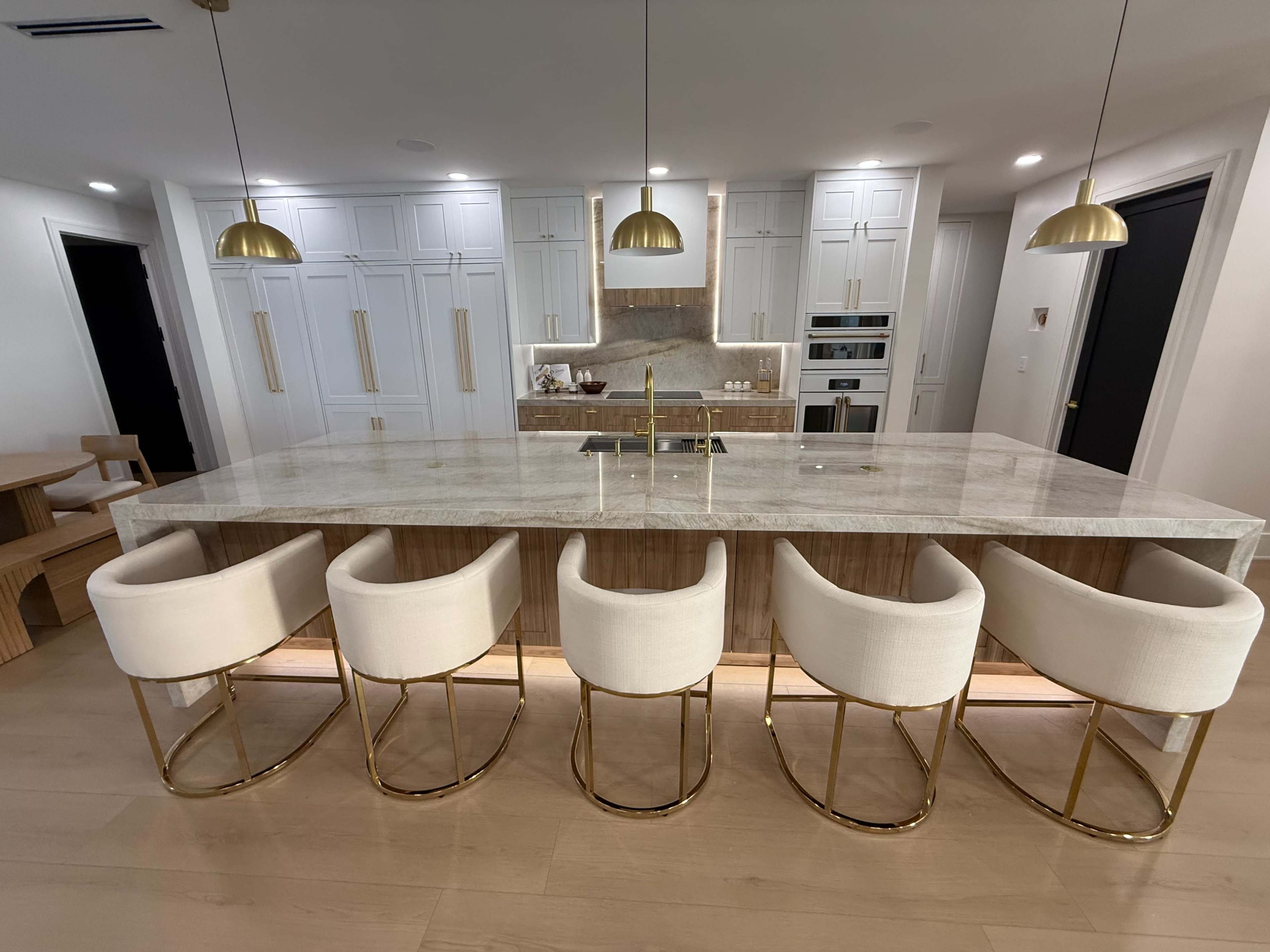 Modern Farmhouse with Minimalist Design – Ideal for Photo, Video & Content Productions Image in , Miami, FL
