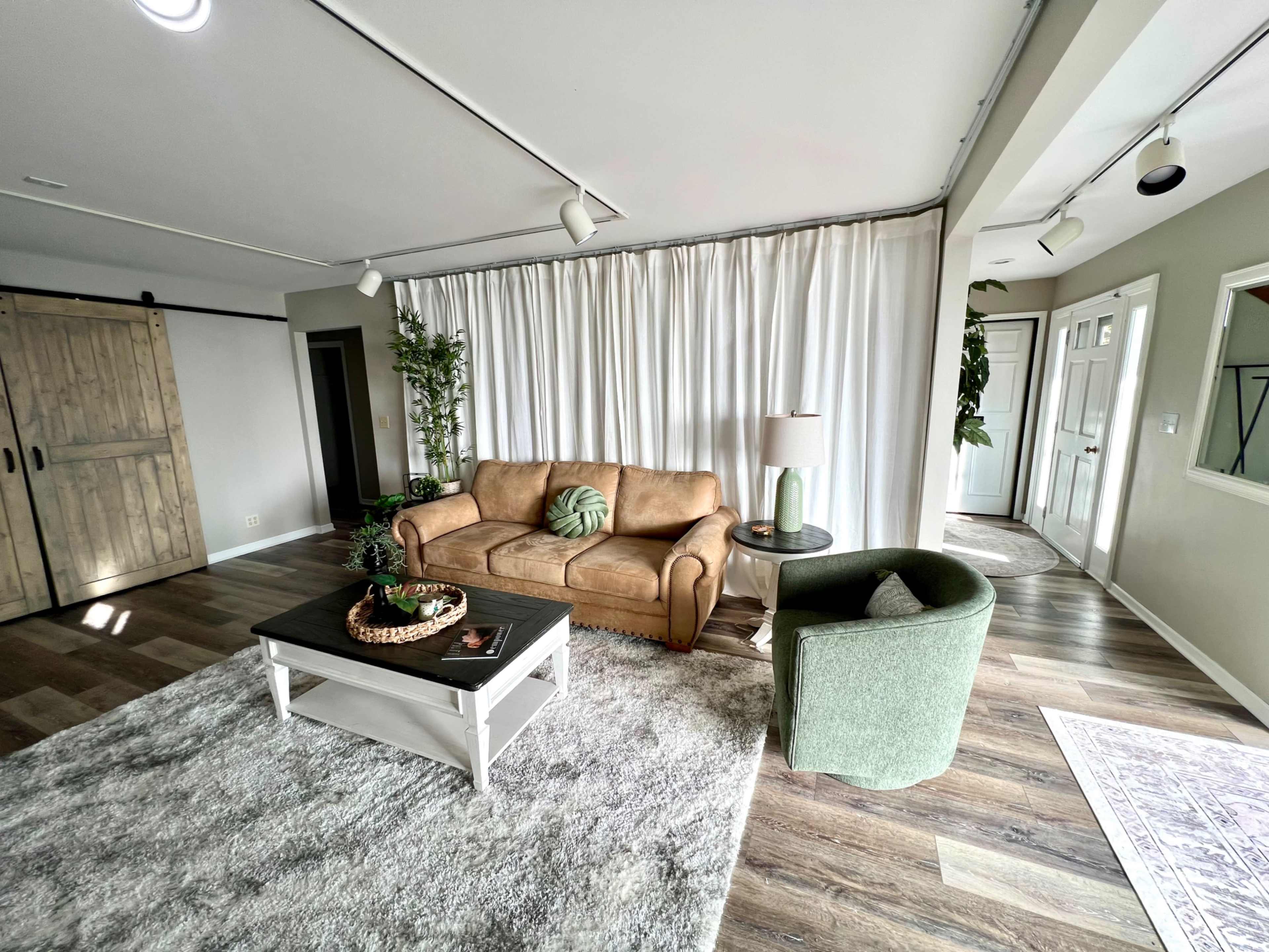 Versatile & Spacious Small Town Photography Studio Image in Hartland, Hartland, WI