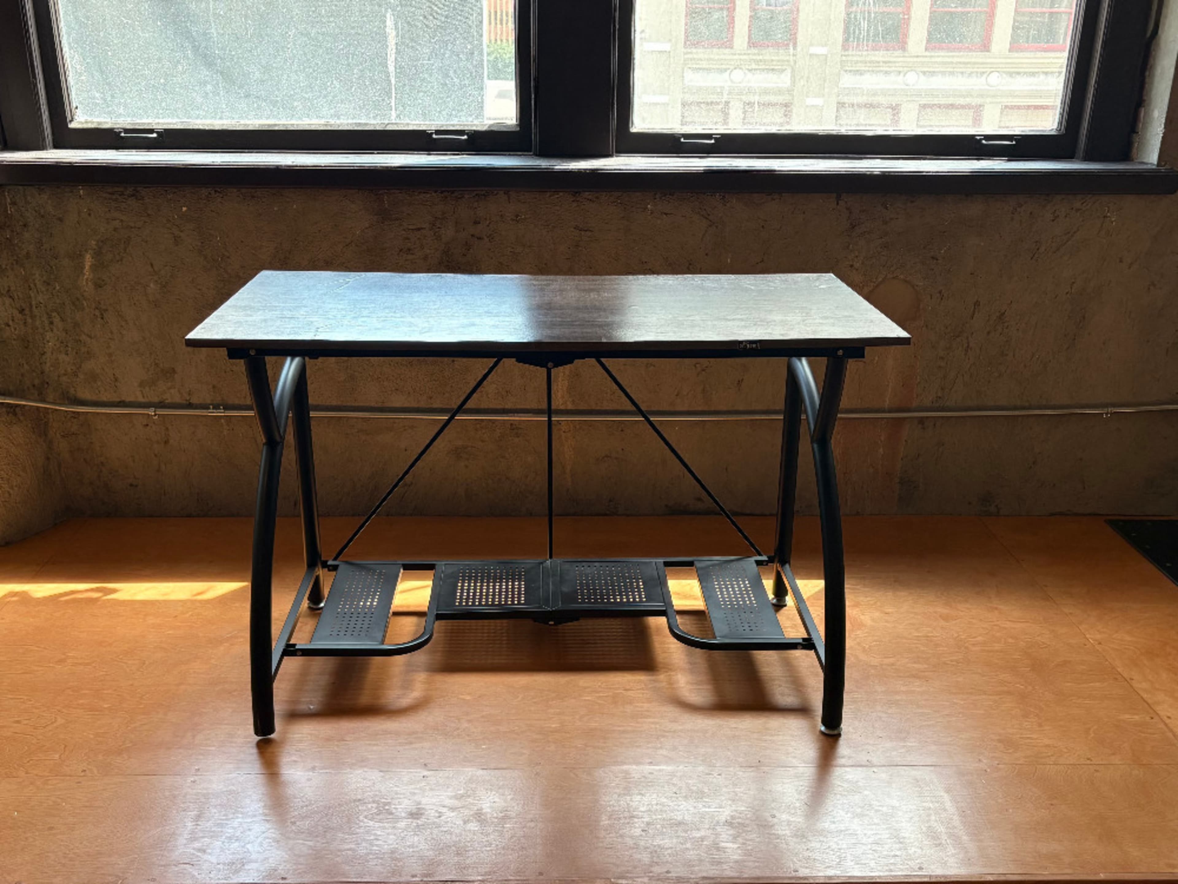 Desk / Table