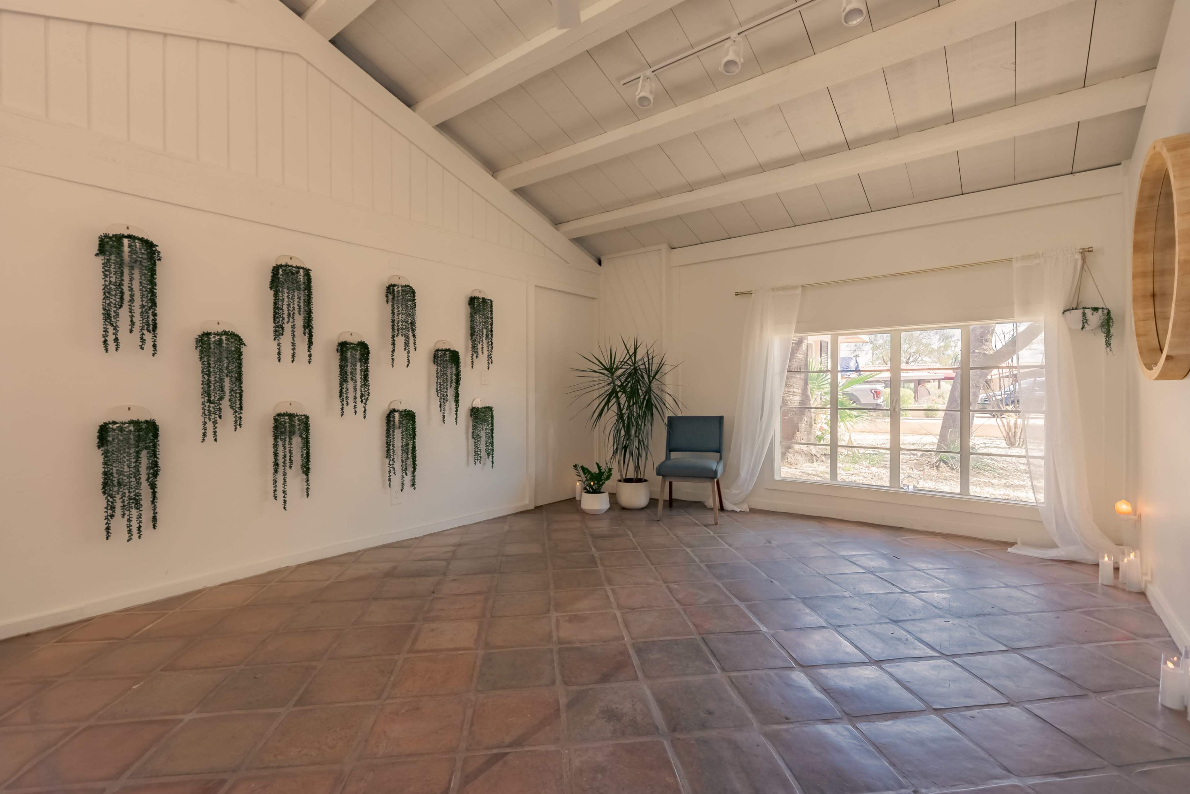 Beautiful Natural Light Scottsdale Studio Image in South Scottsdale, Scottsdale, AZ