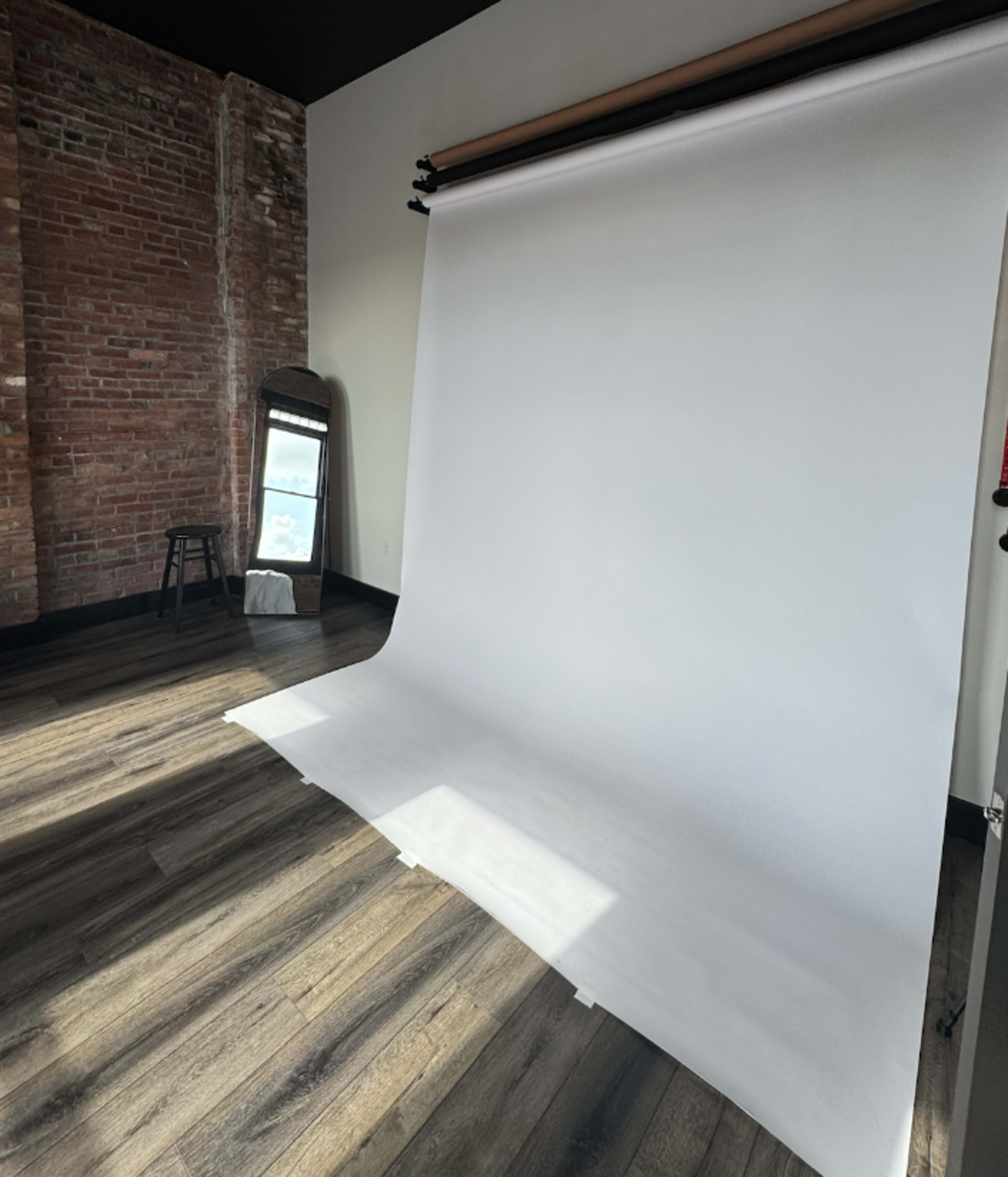 BACKDROP UPGRADE - WHITE