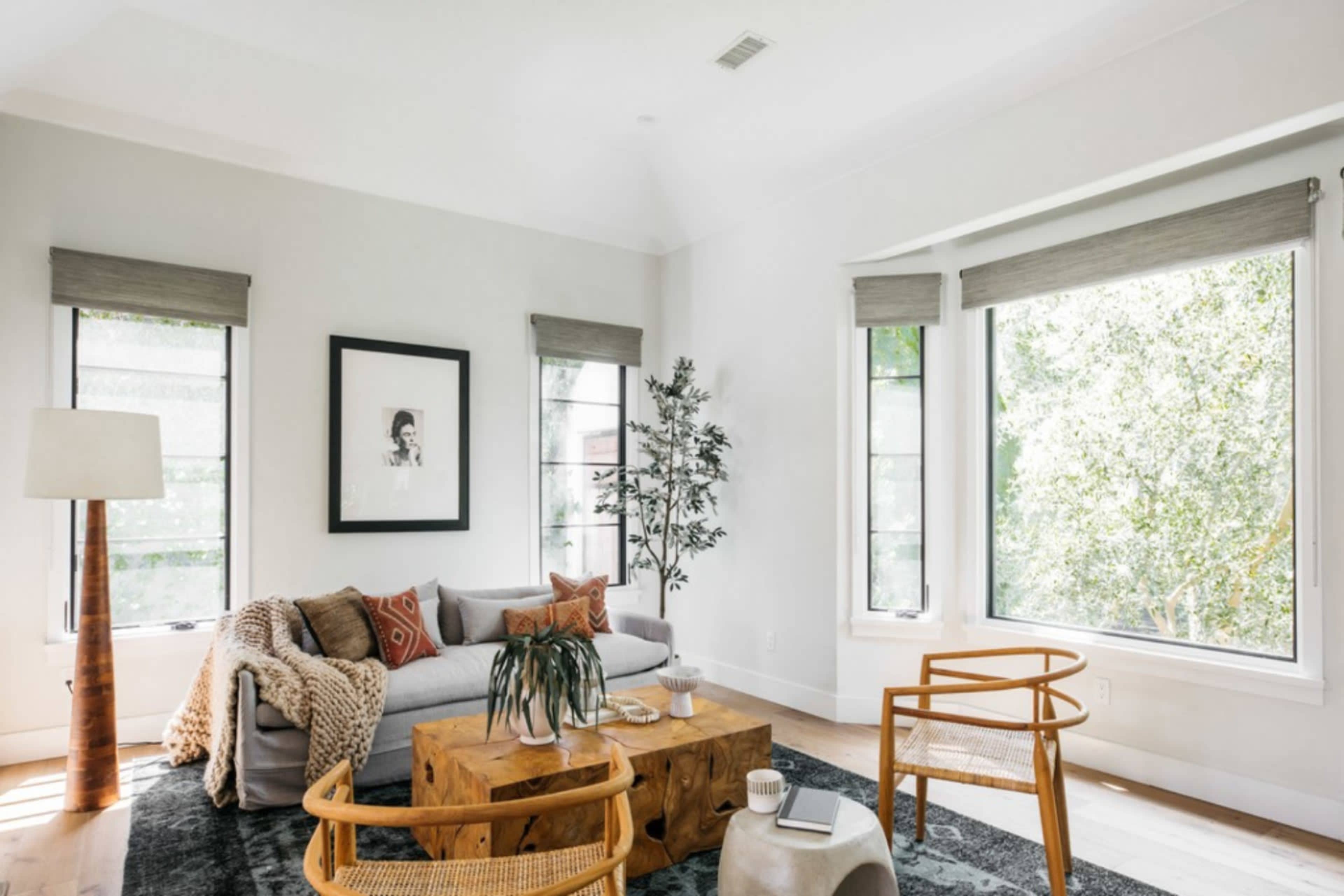 MODERN FARMHOUSE COTTAGE WITH SOFT LIGHT Image in Beverly Grove, Los Angeles, CA