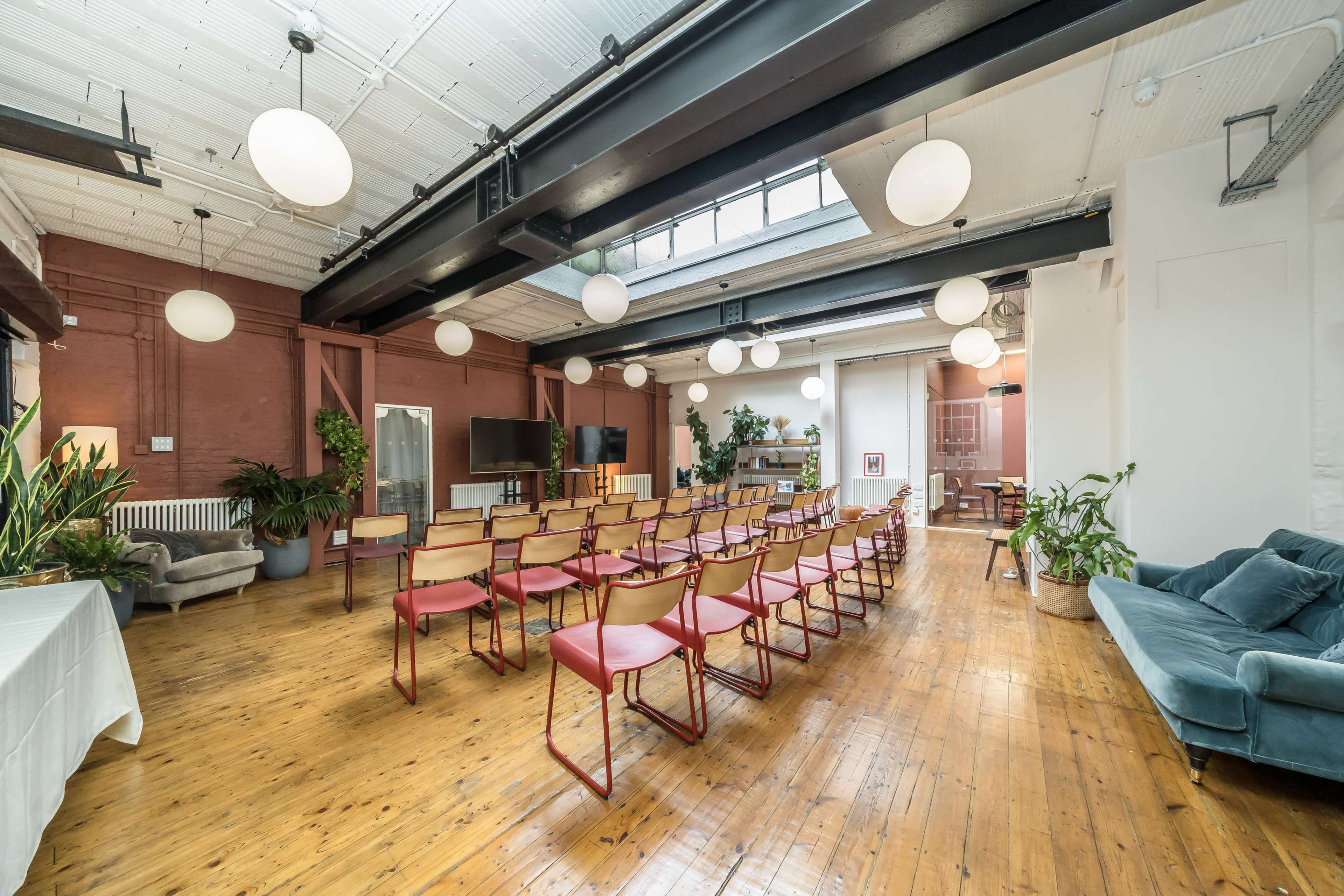 A tranquil courtyard leads to a capacious, light-filled venue. Image in London, London, ENG
