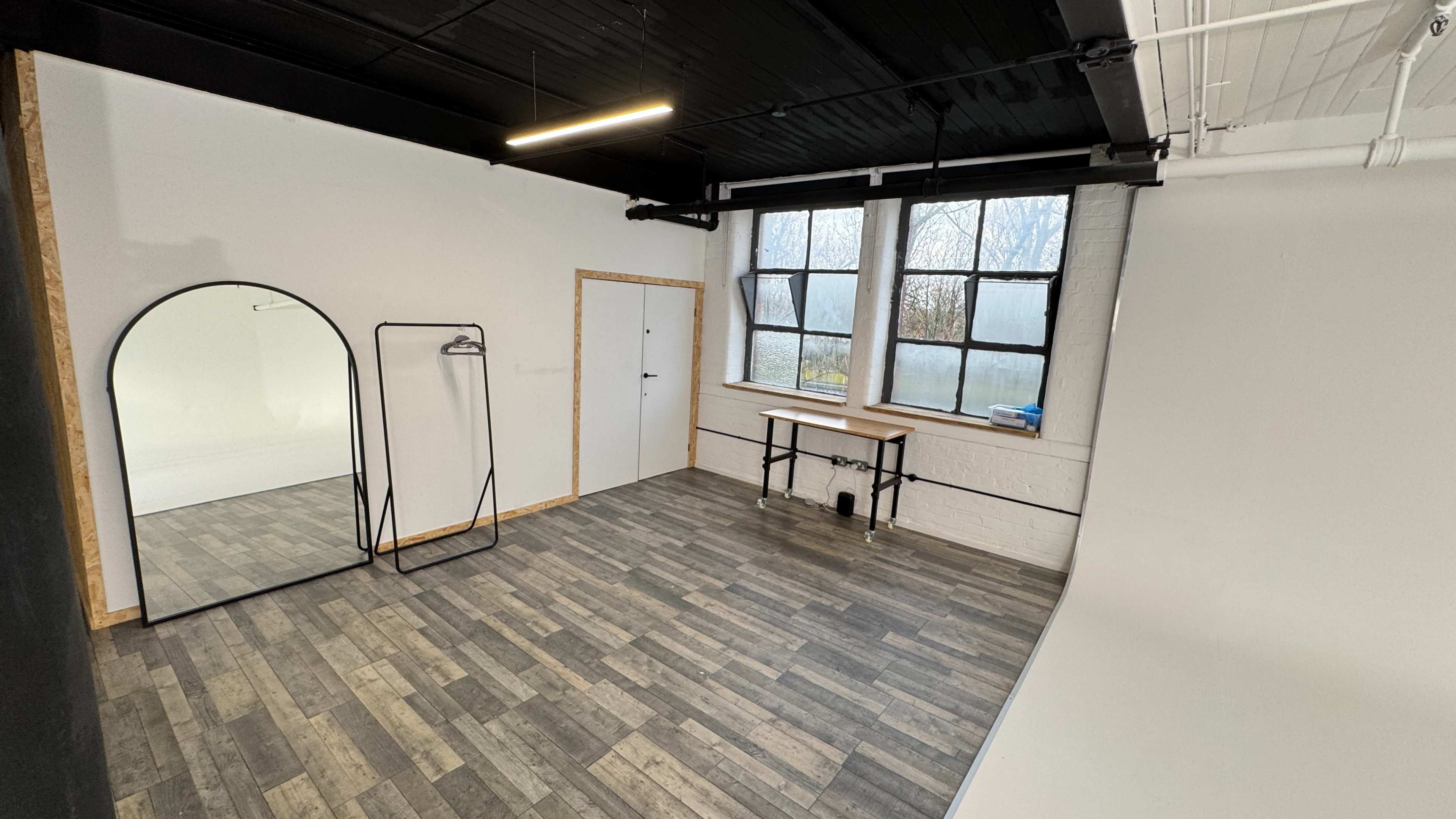 Photo and Video studio with Infinity Cove Image in Central Retail District, Manchester, ENG