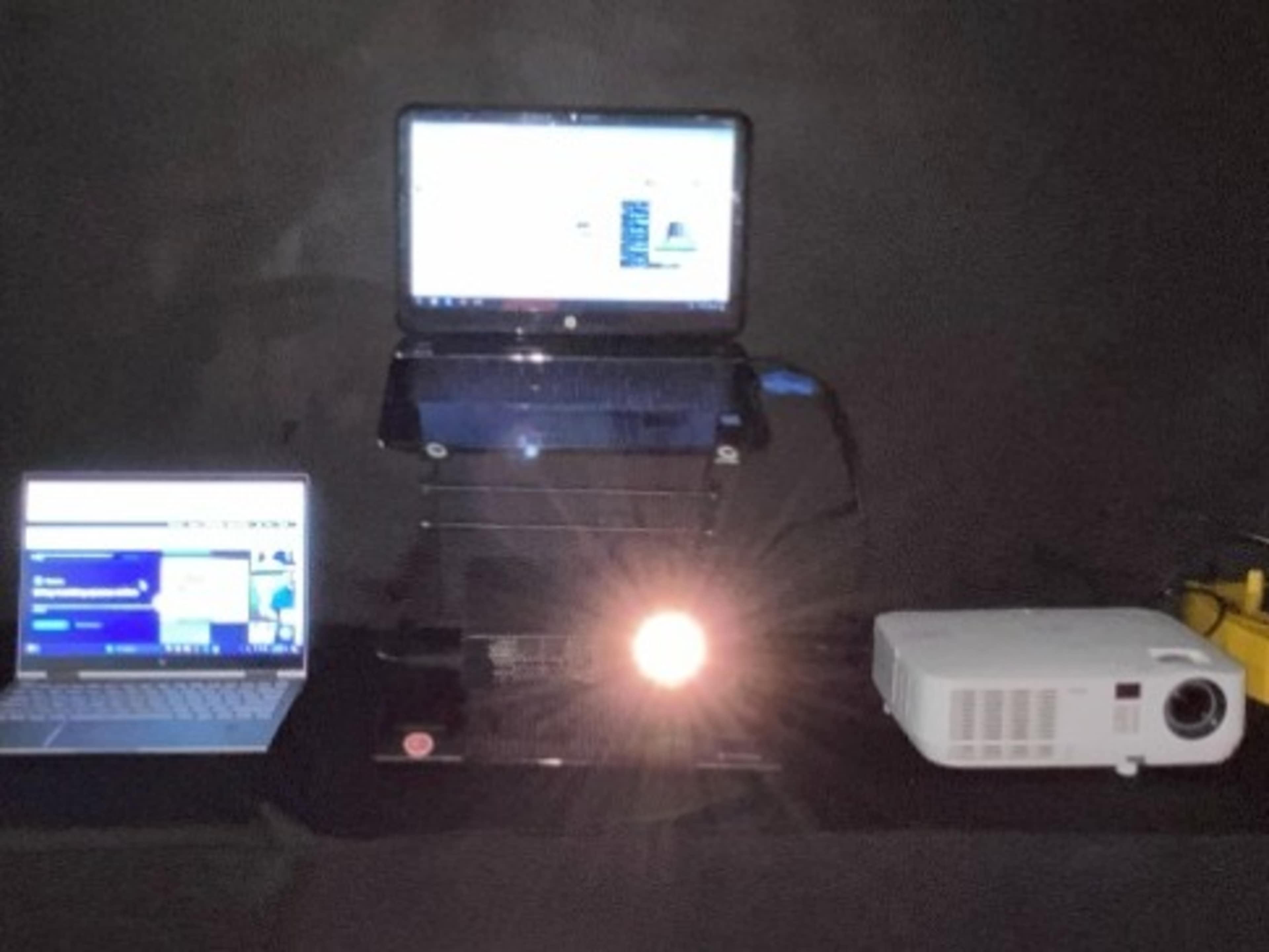 Projector & 3x5 Screen 